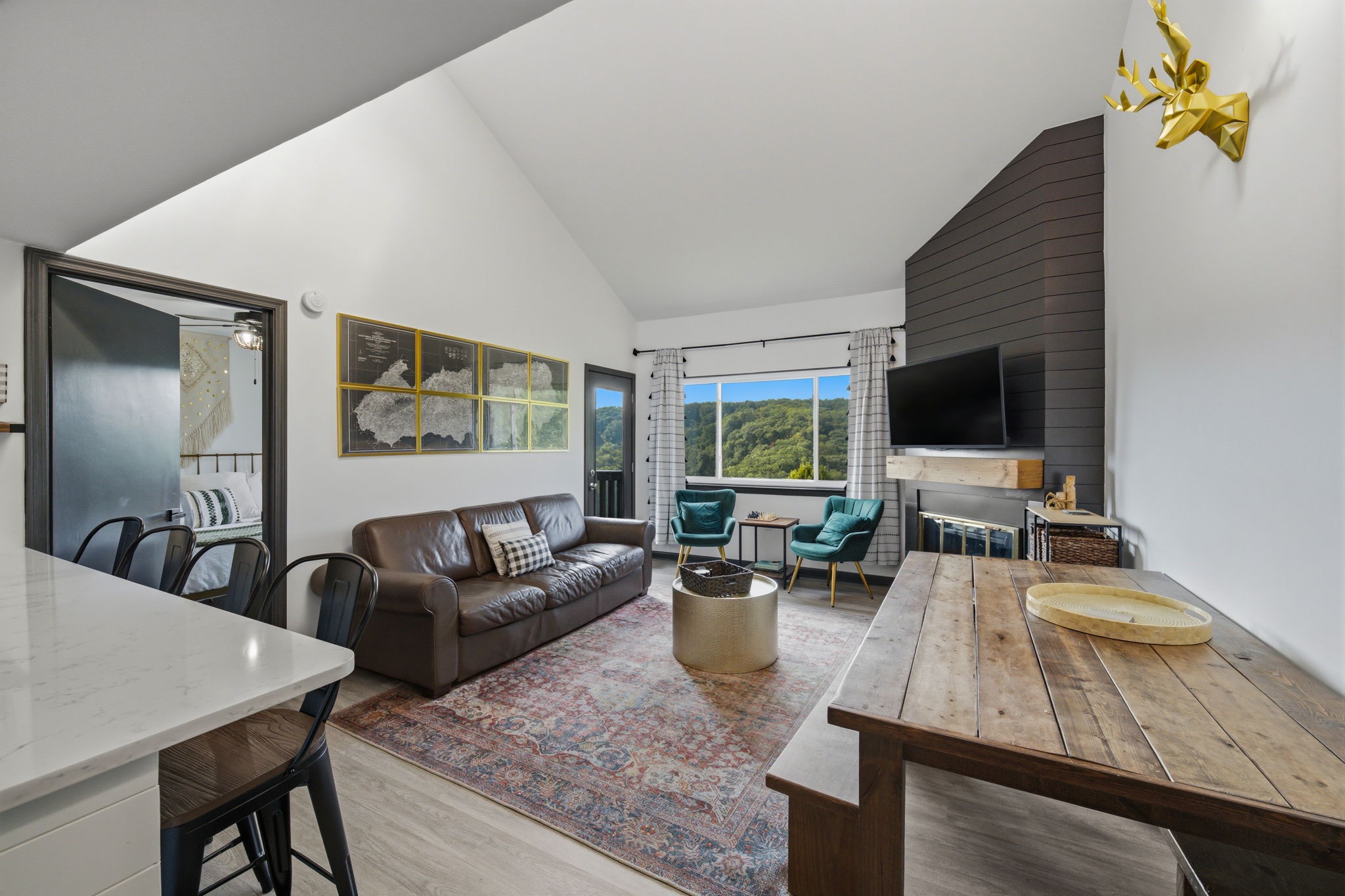 1380 Ski View Dr