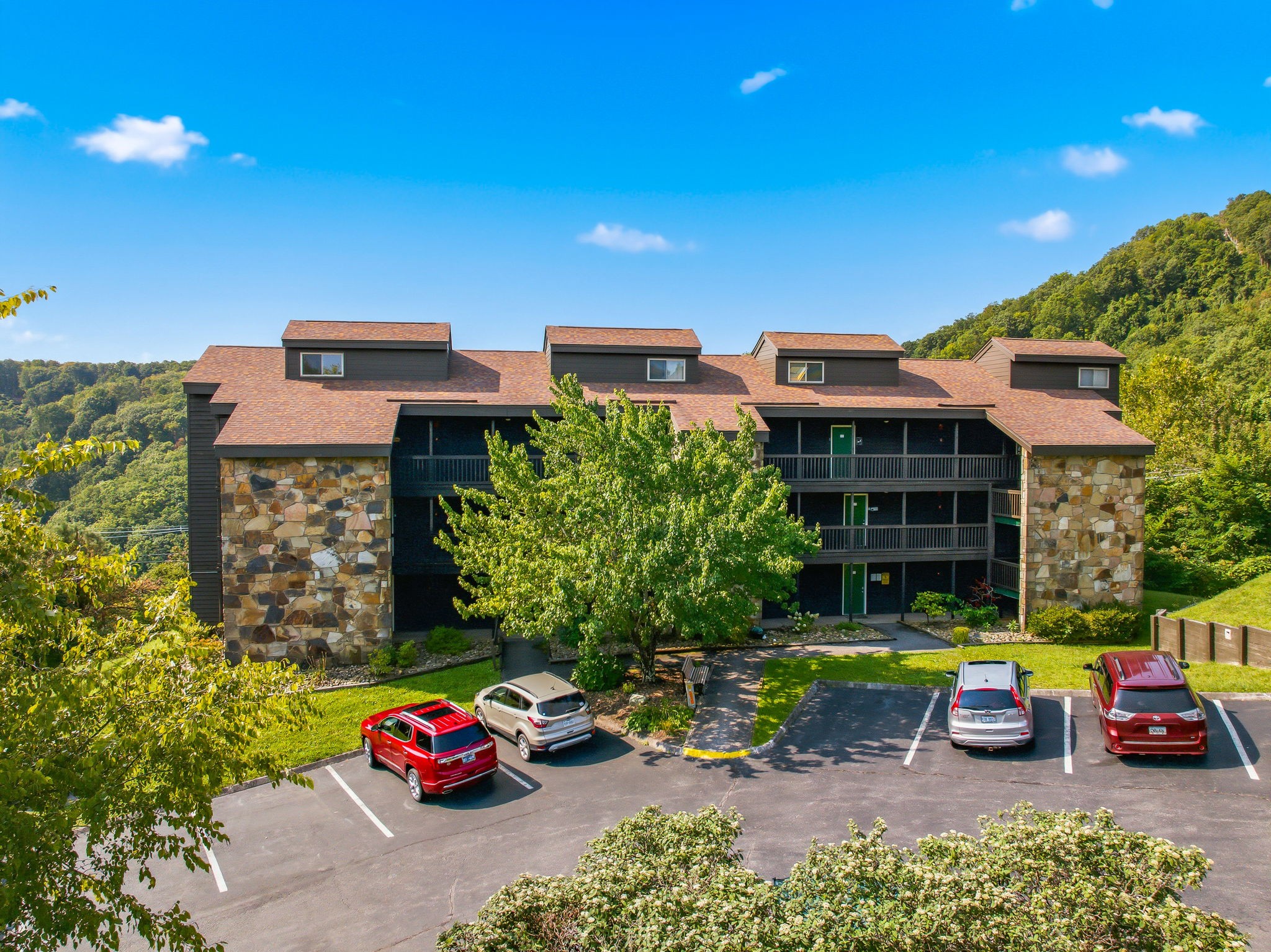 1380 Ski View Dr