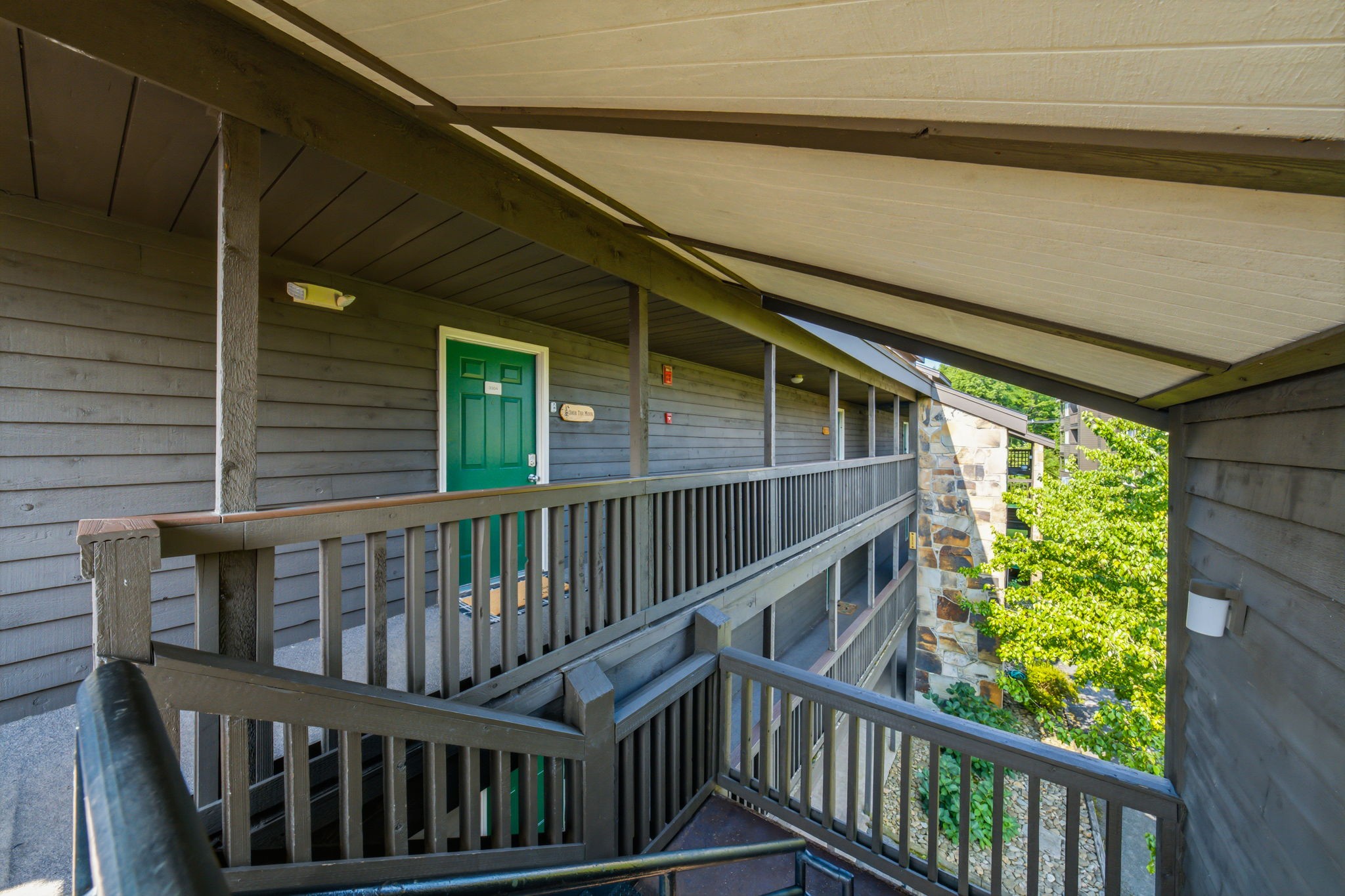 1380 Ski View Dr