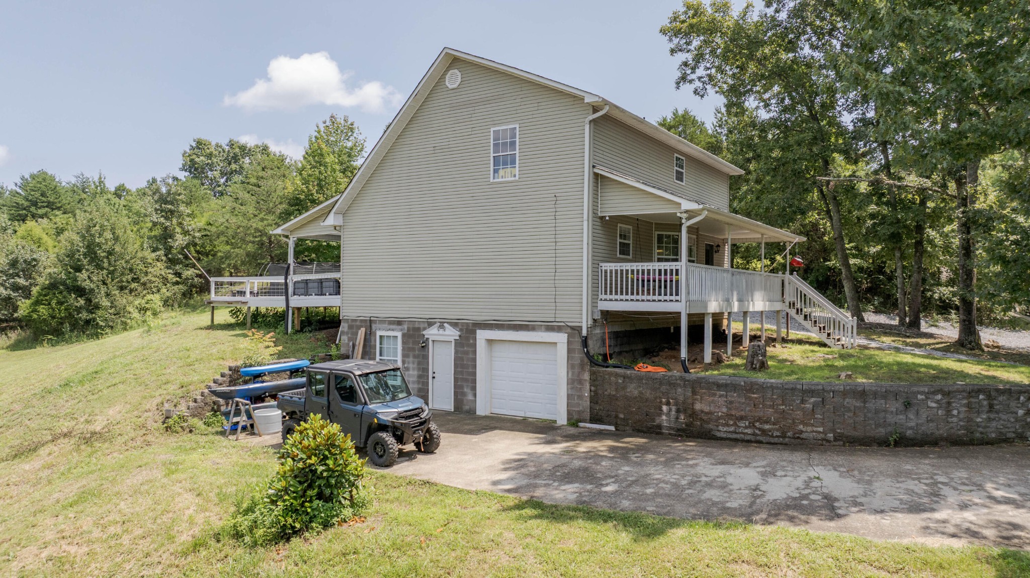 290 J L Davis Lane