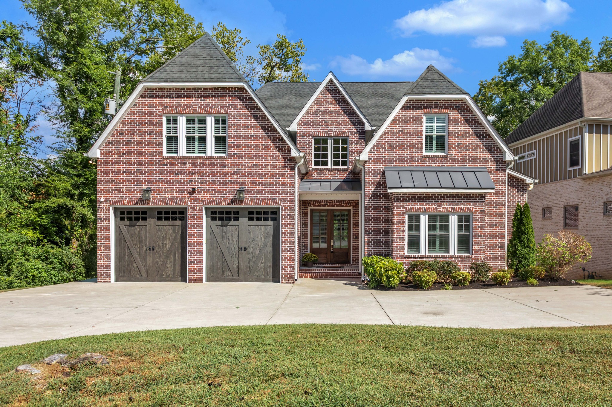 1018B Downey Dr