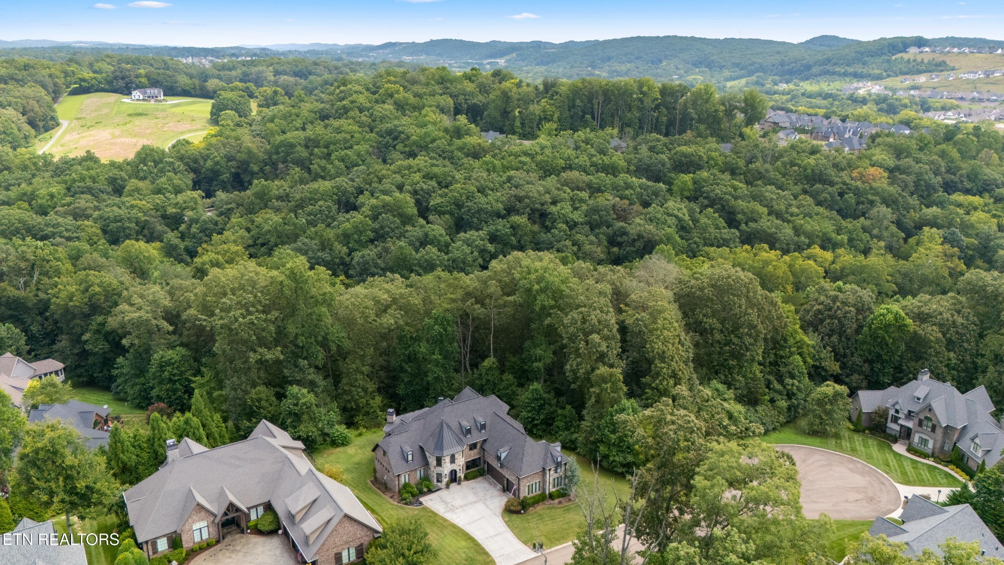 2124 Viewcrest Lane