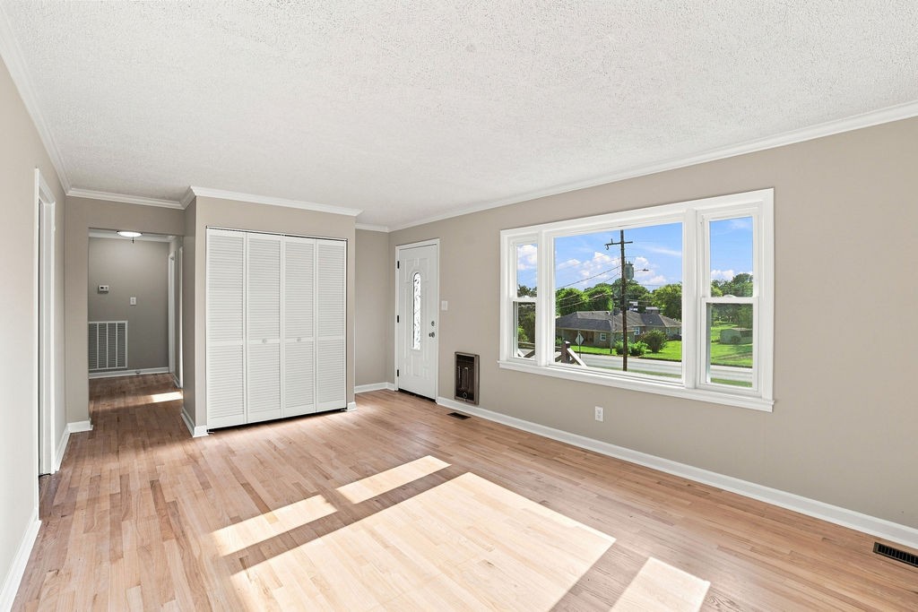 105 Tollgate Rd