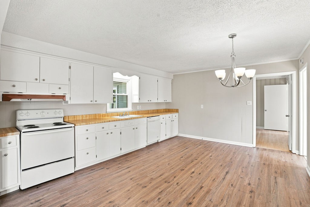105 Tollgate Rd
