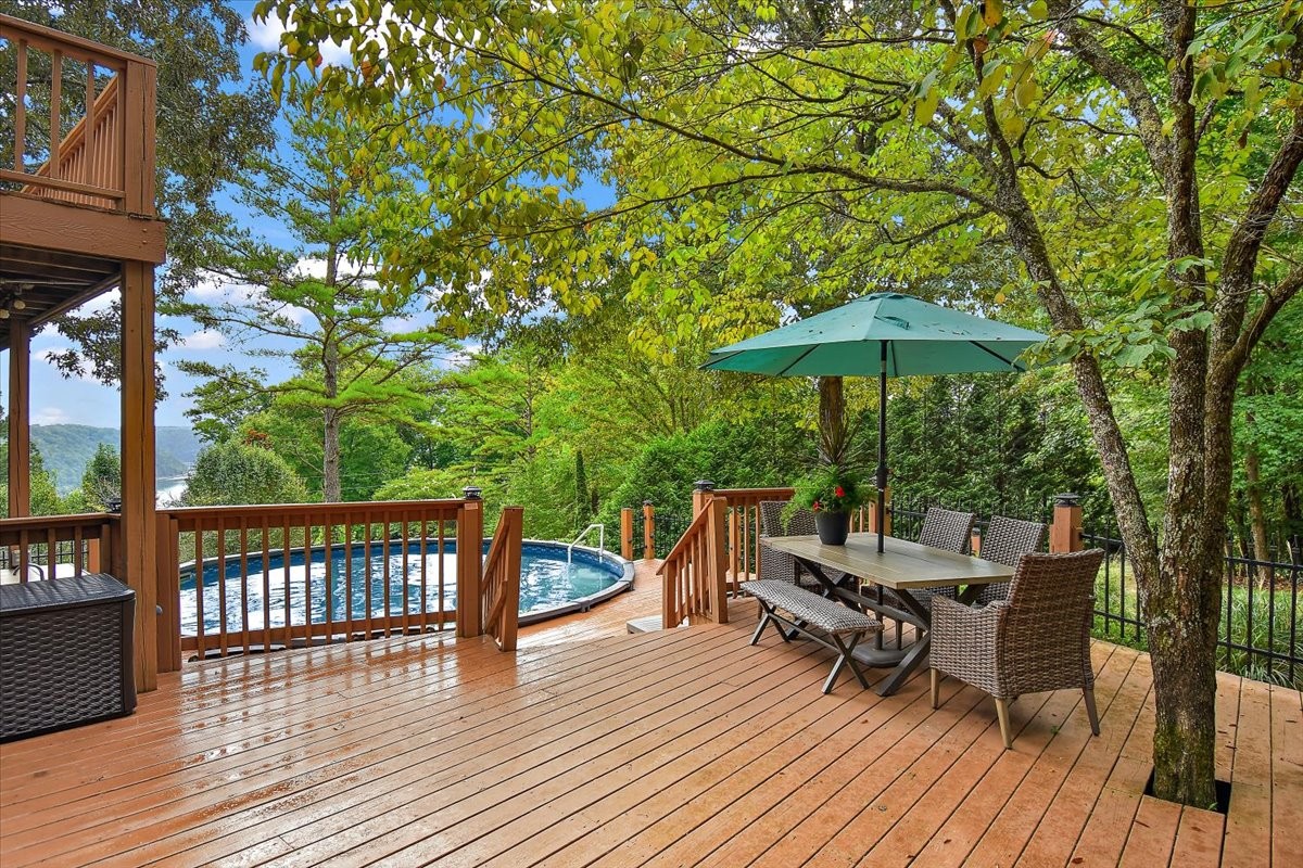 4250 Four Seasons Rd