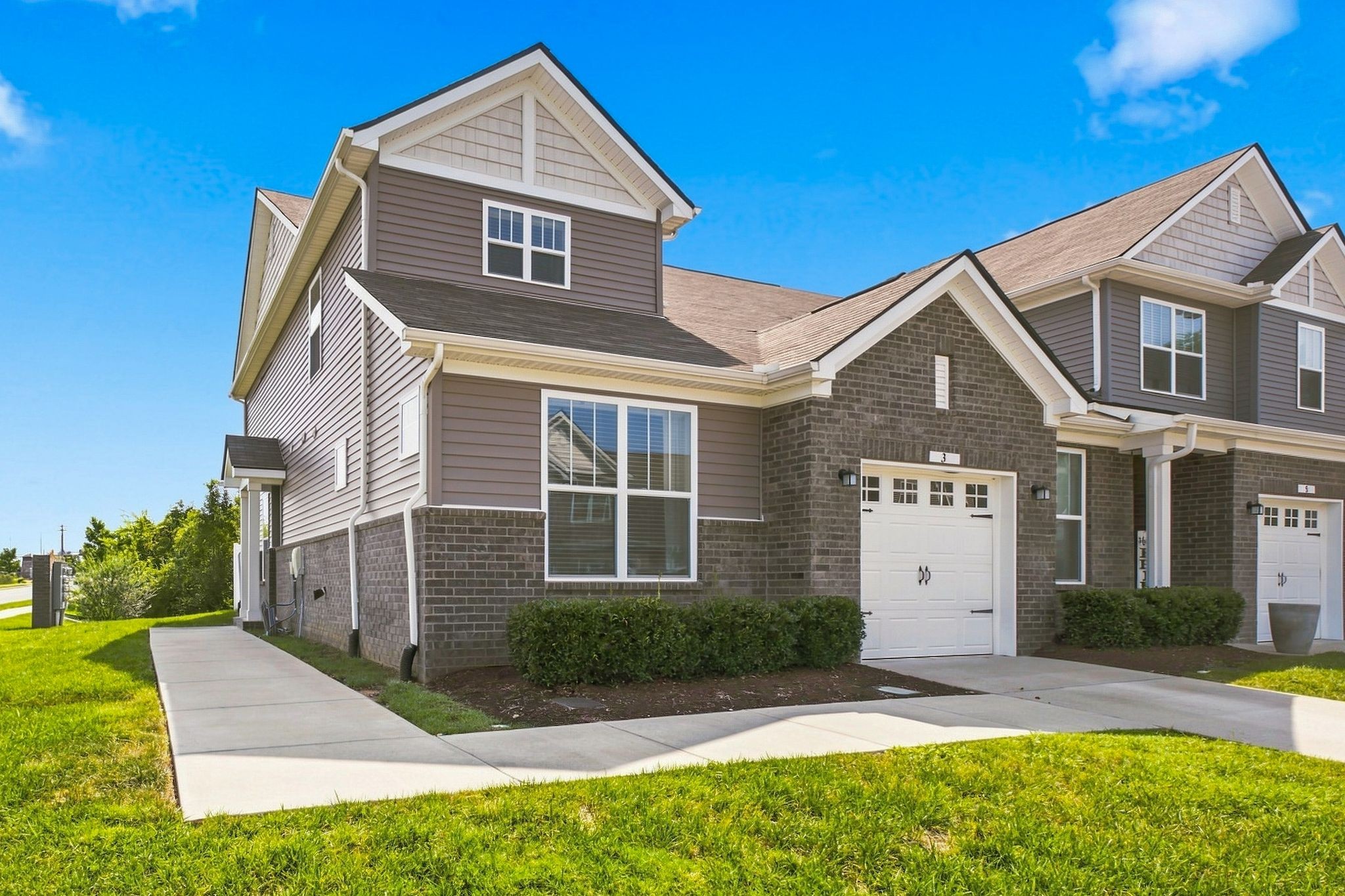 3 Torrey Pines Ln
