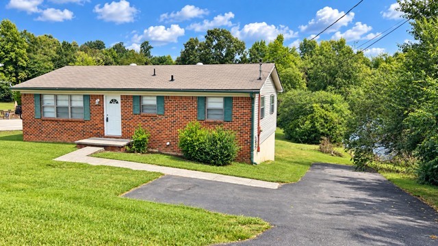 1645 Falcon Dr, SE