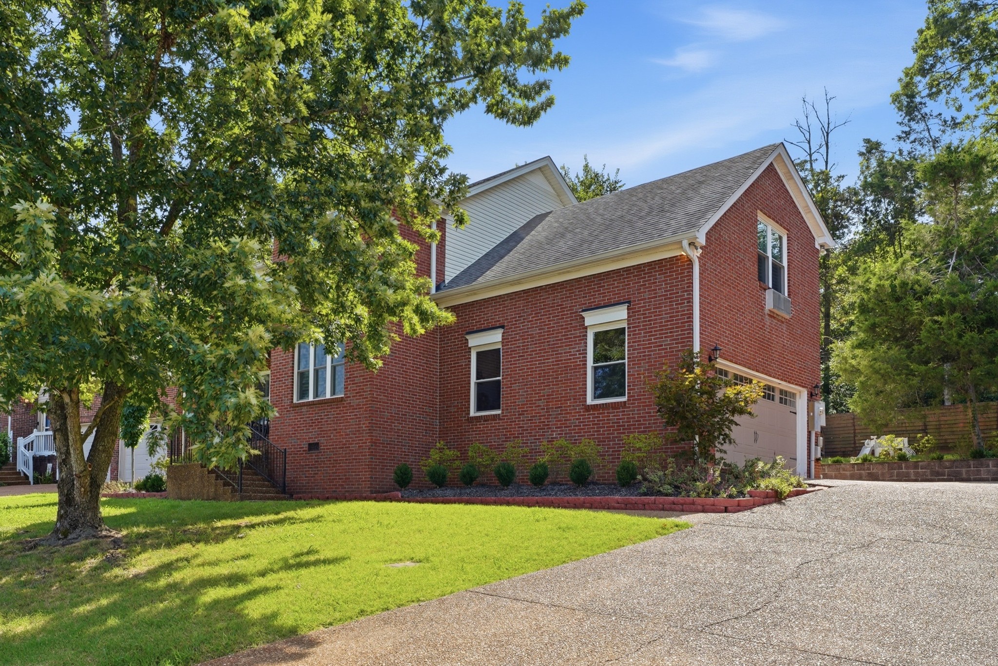 737 Cedar Crest Dr