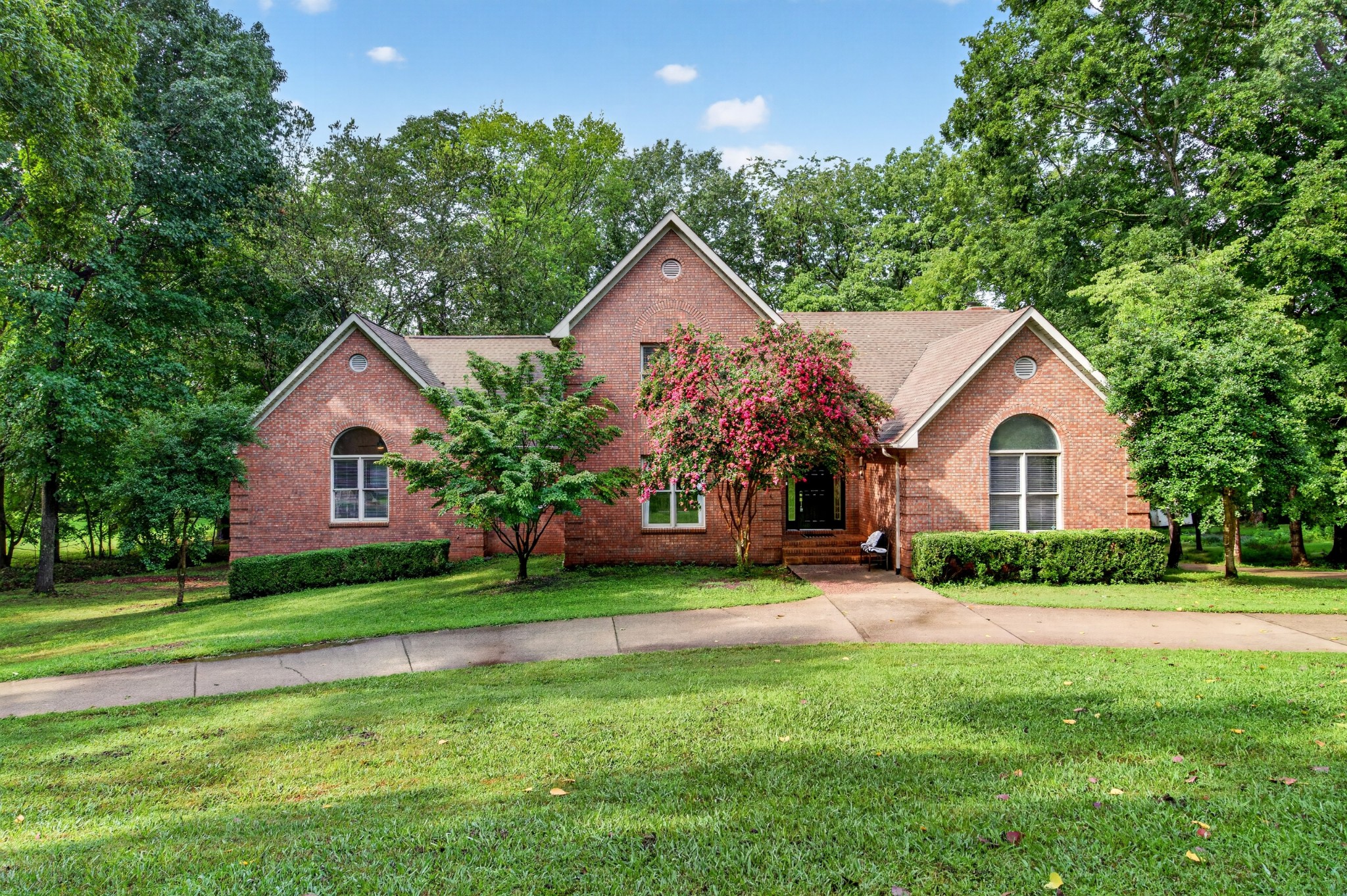 1604 Deerfield Dr