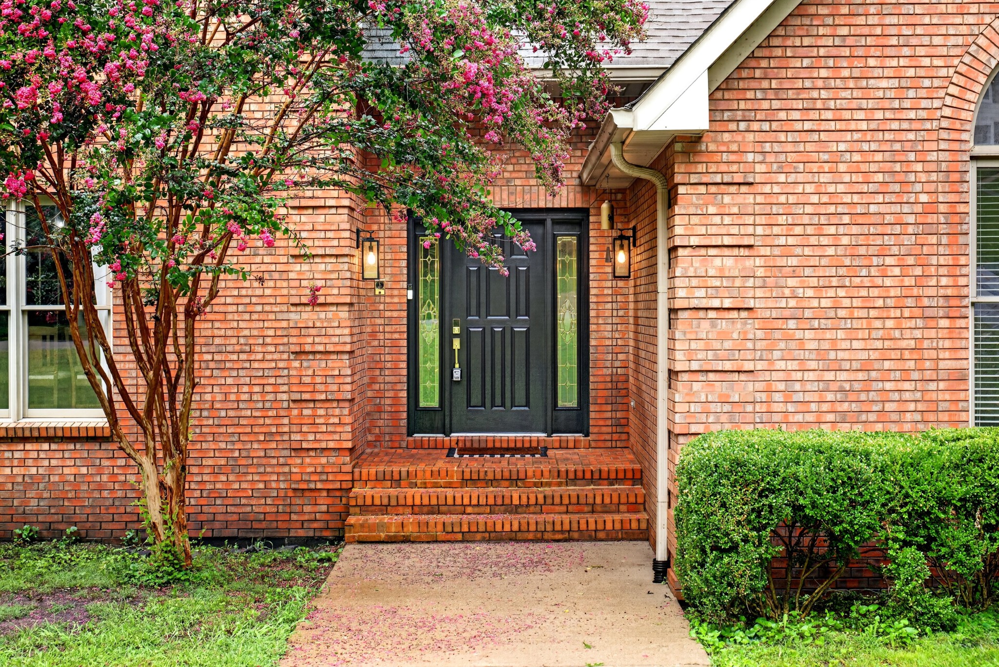 1604 Deerfield Dr