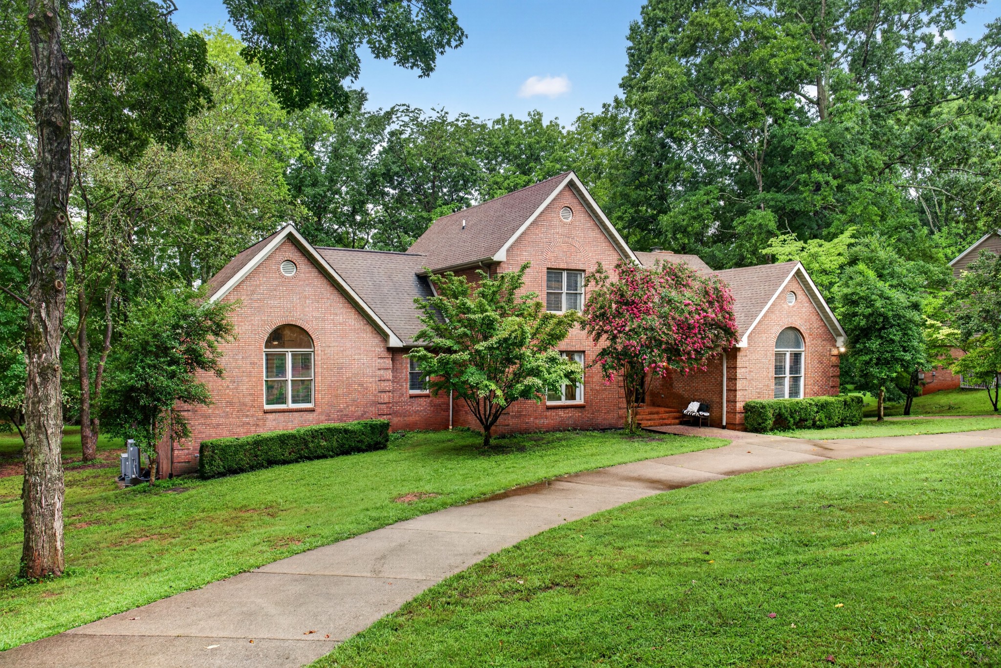 1604 Deerfield Dr