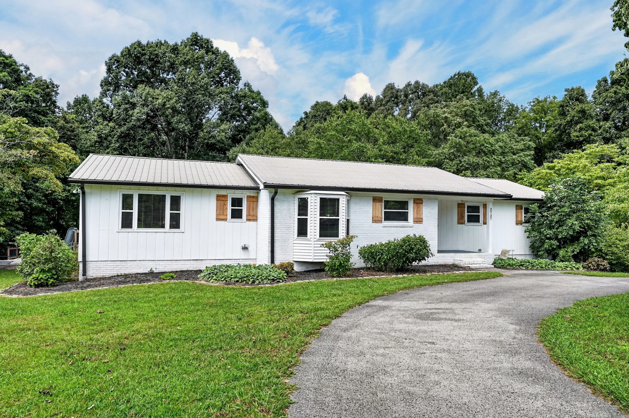 2727 Old Salem Dr