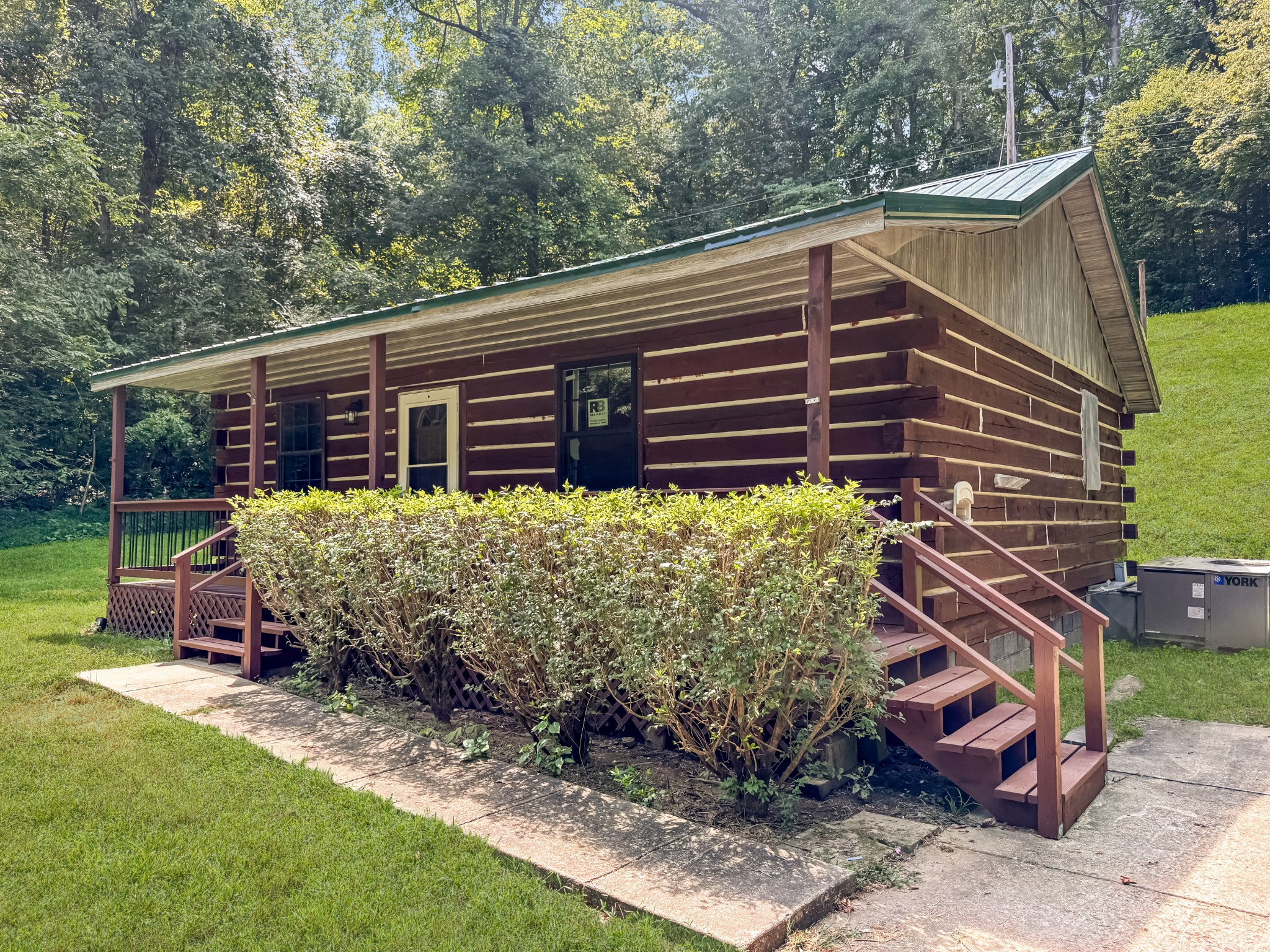 165 Lakeshore Dr