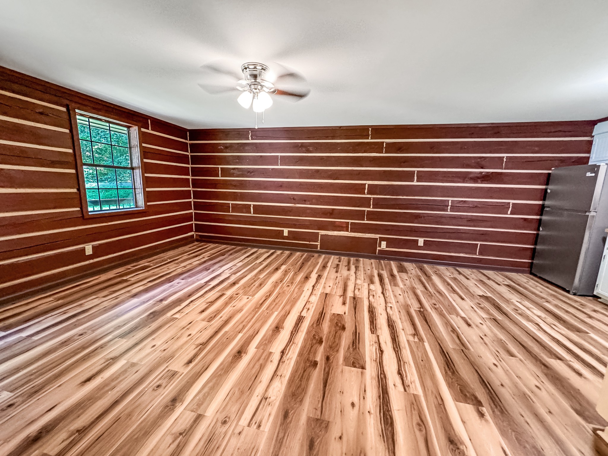 165 Lakeshore Dr