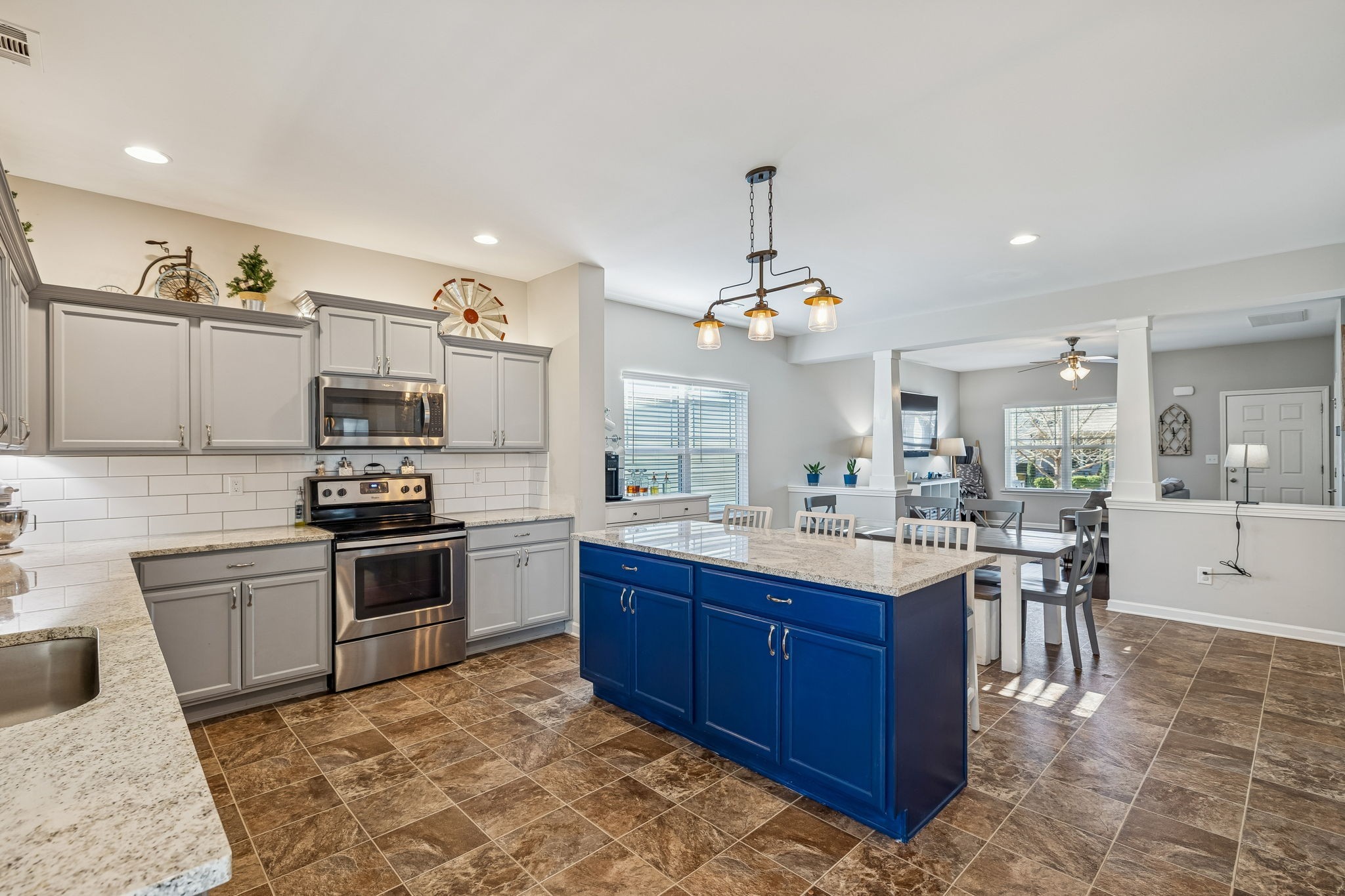 7108 Colquitt Way