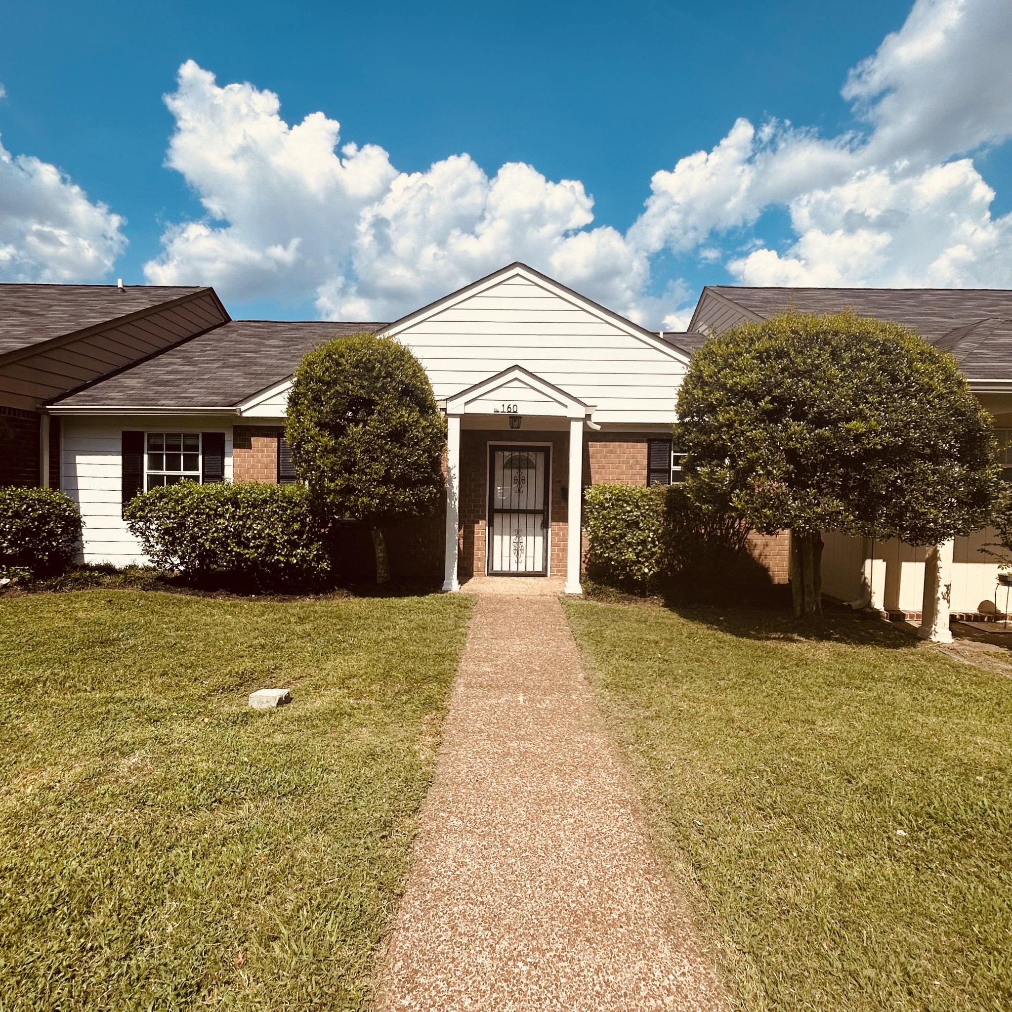 5600 Country Dr