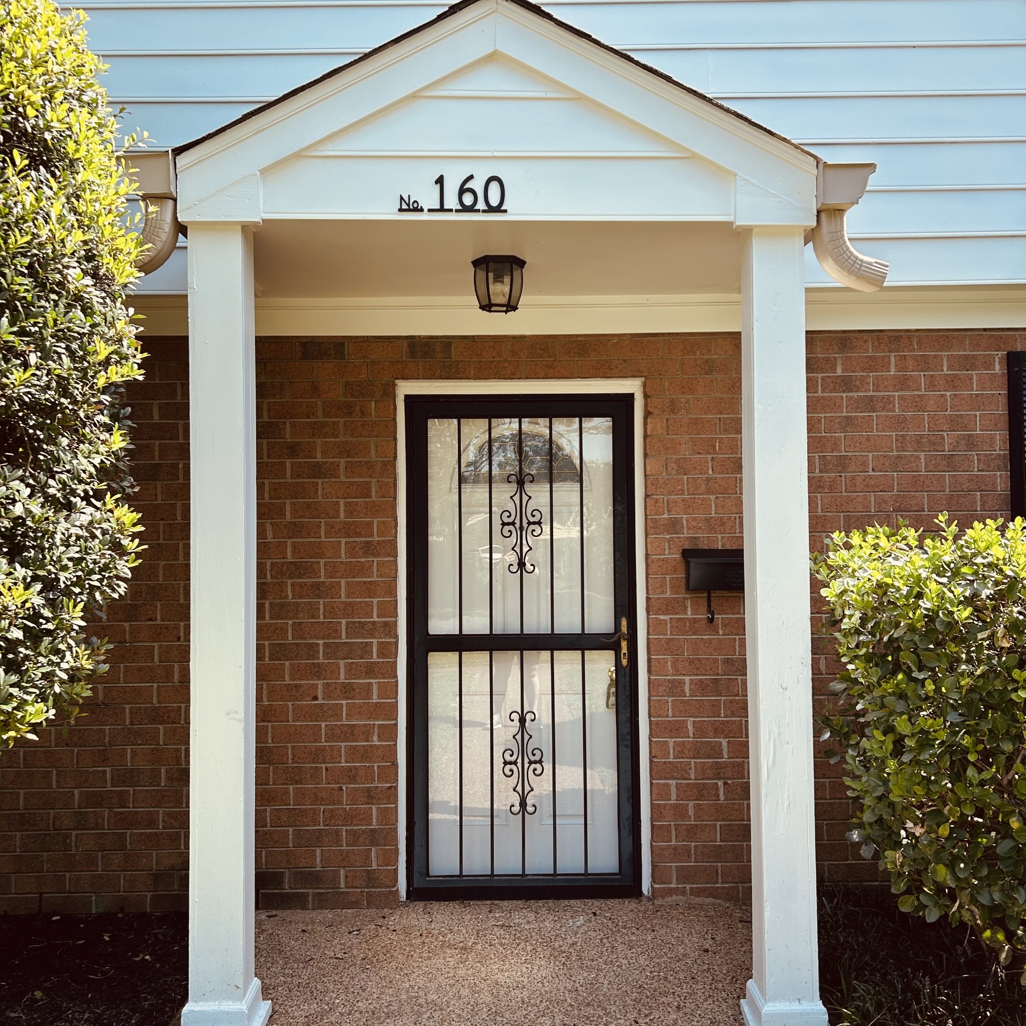 5600 Country Dr