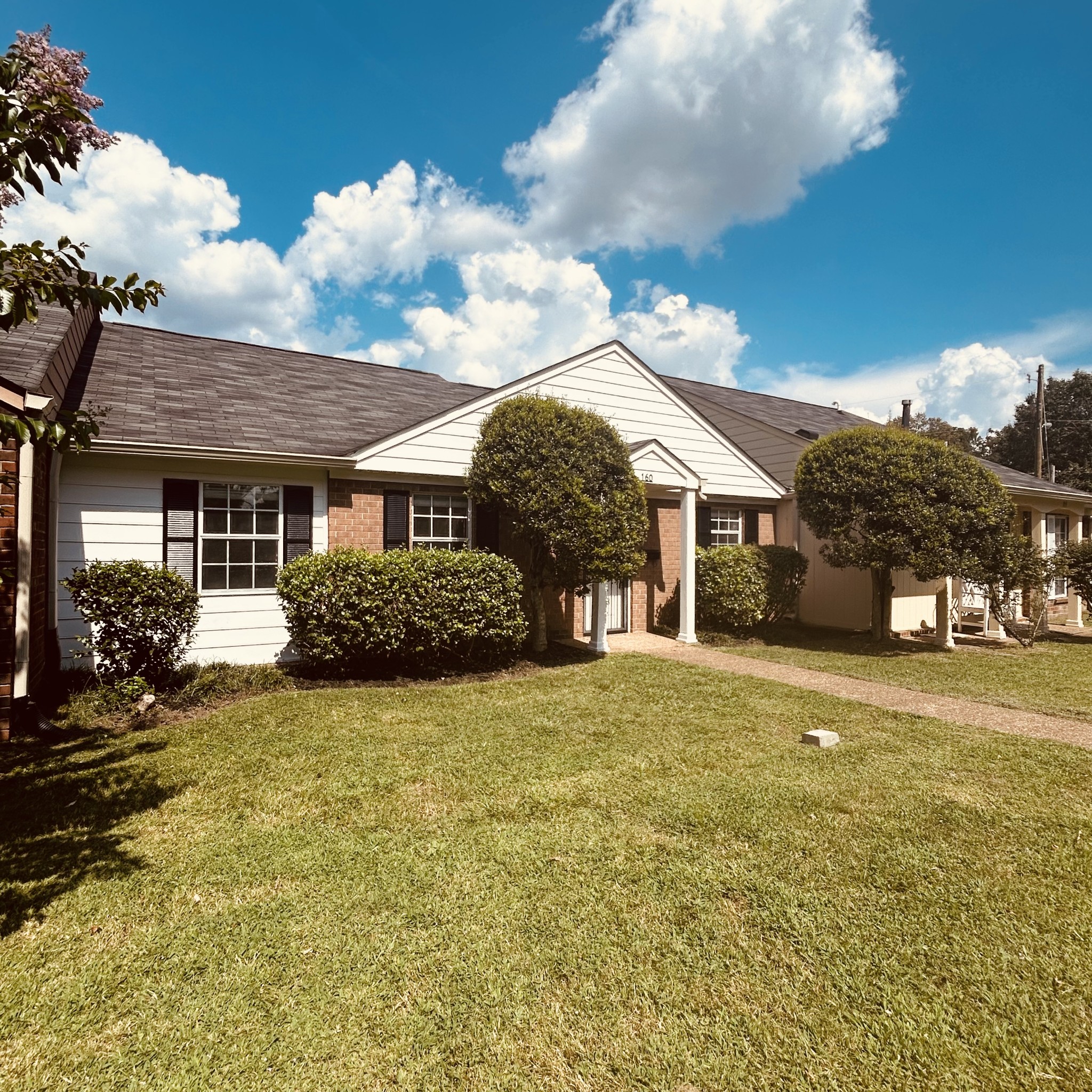 5600 Country Dr
