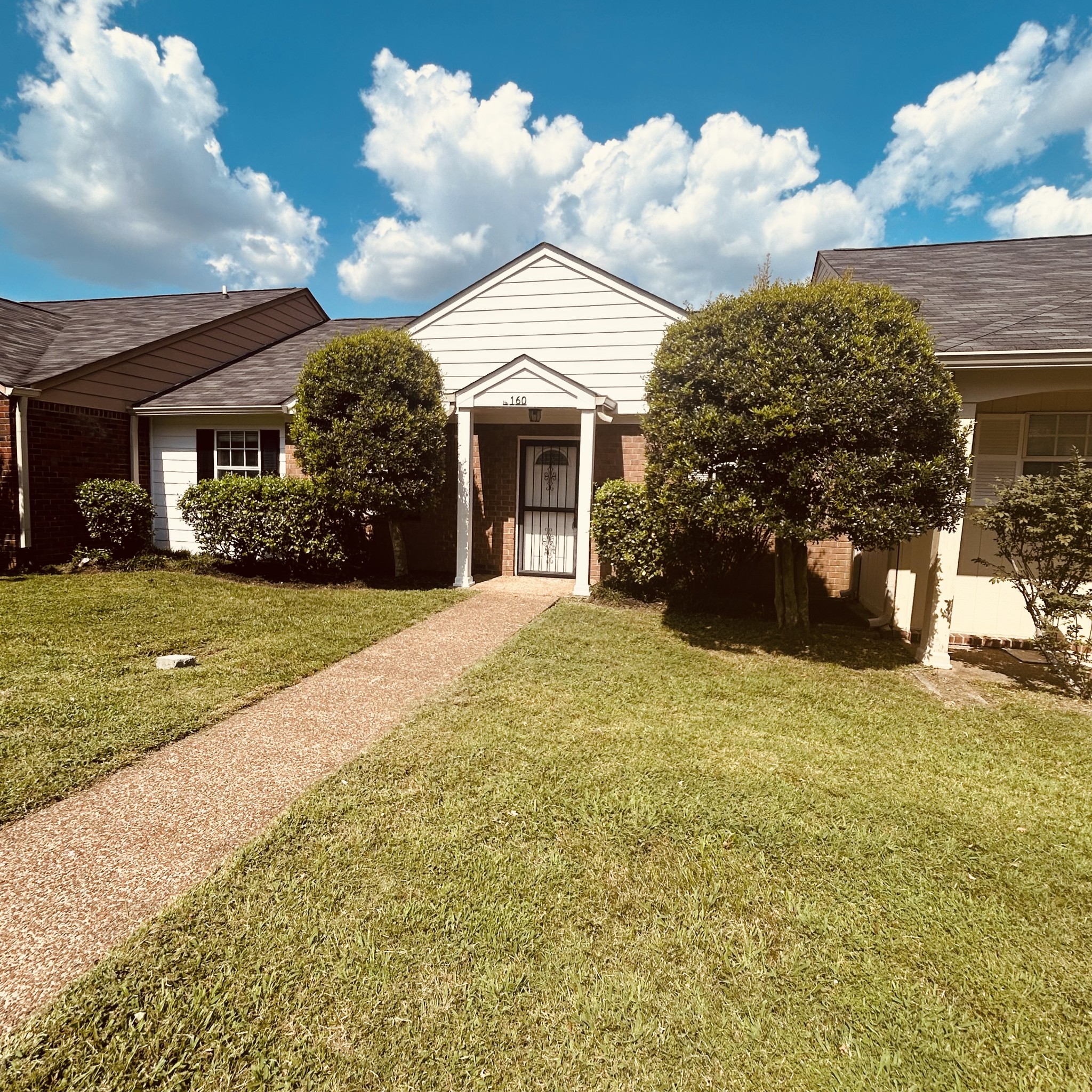 5600 Country Dr