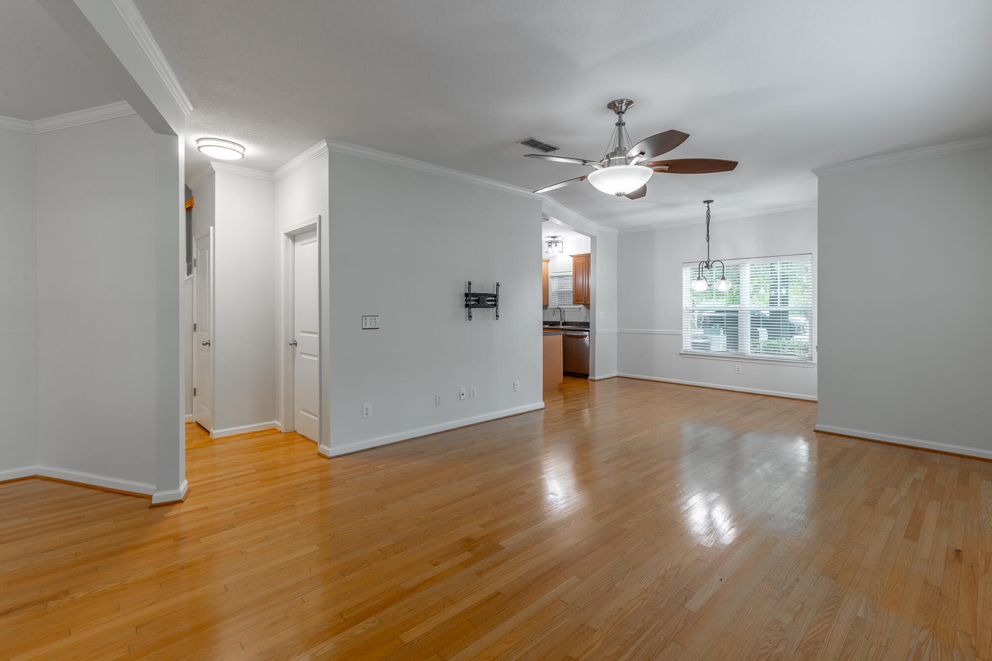 2105 Regency Court