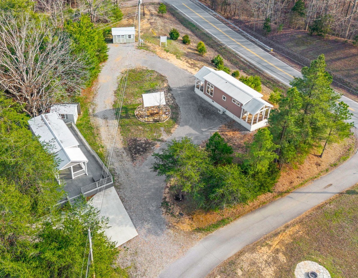 102 Thomas Rd