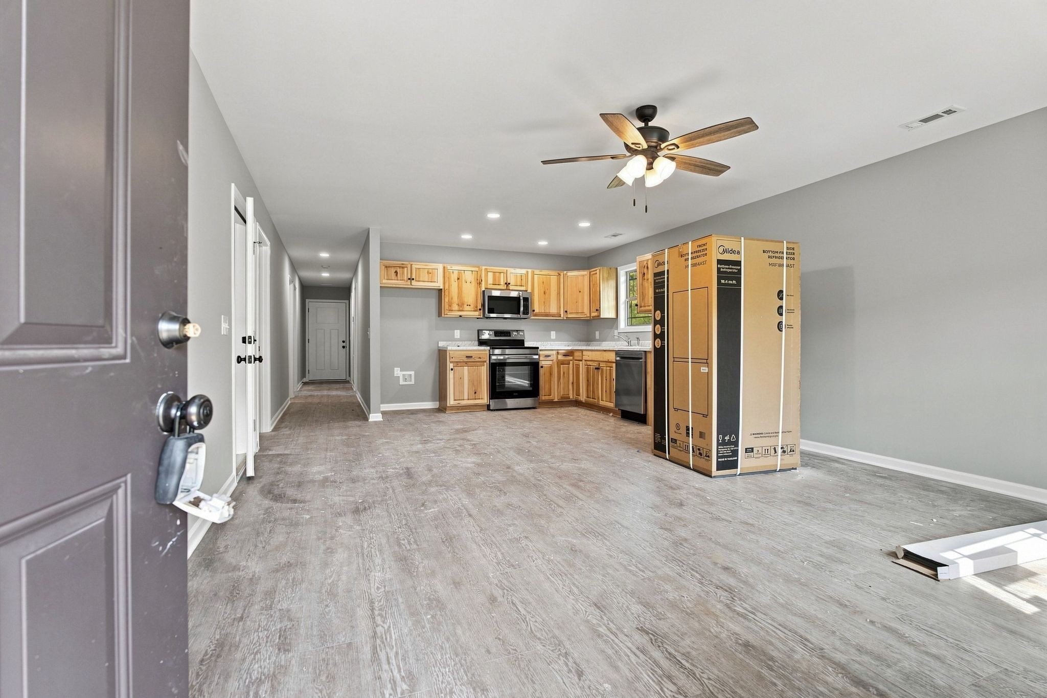 105 N B St
