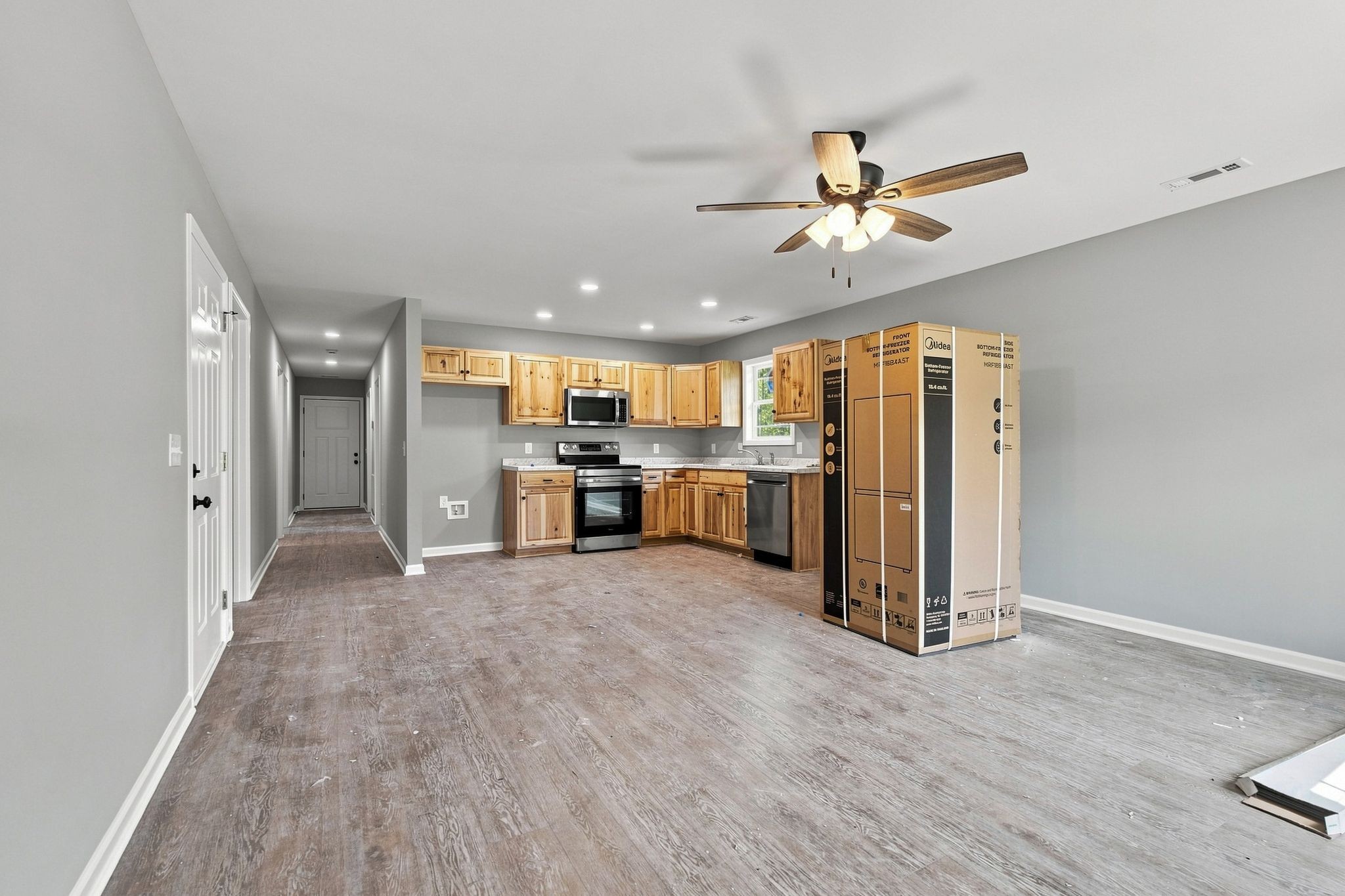 105 N B St