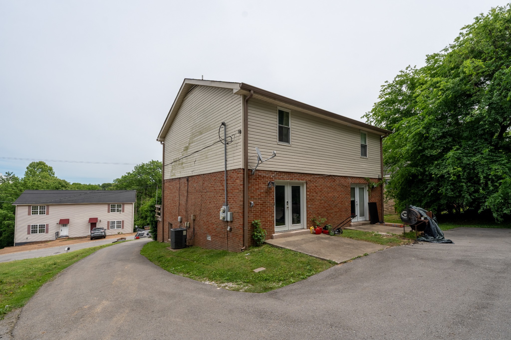 3316 Niagara Dr