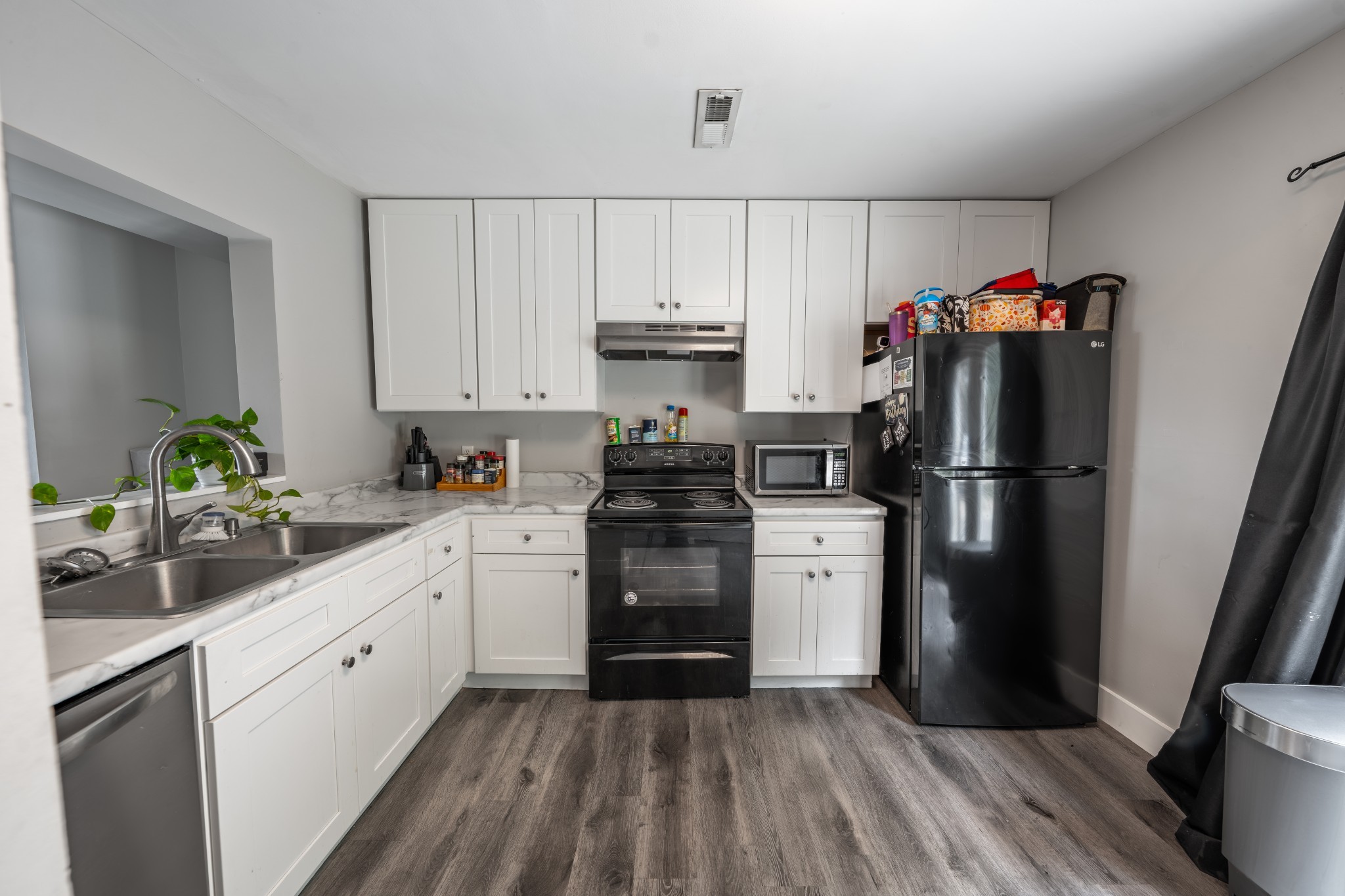 3316 Niagara Dr