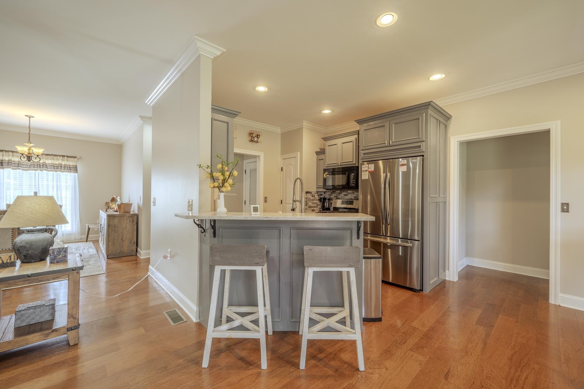 625 TWELVE OAKS DR