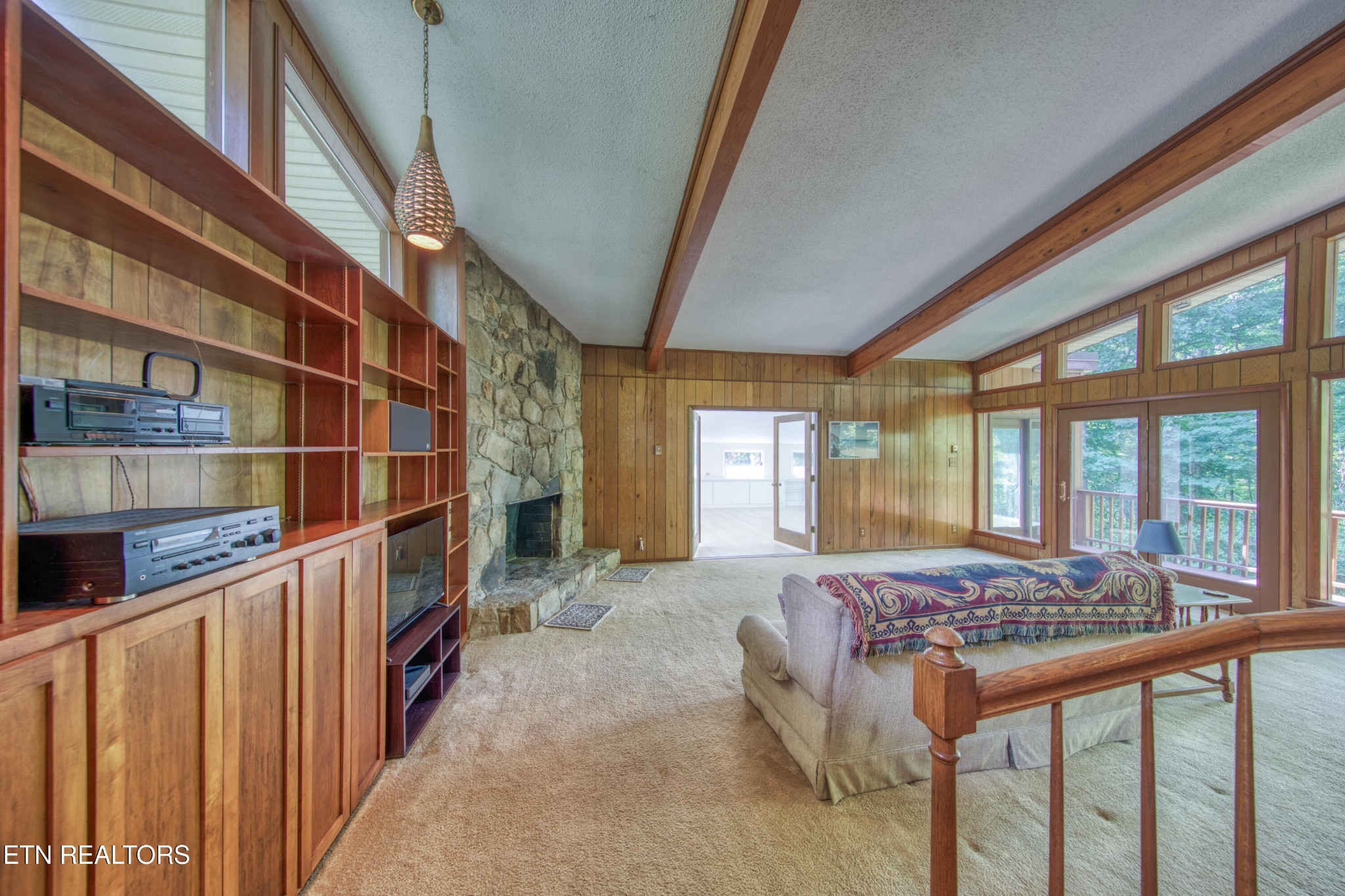 1014 W Outer Drive