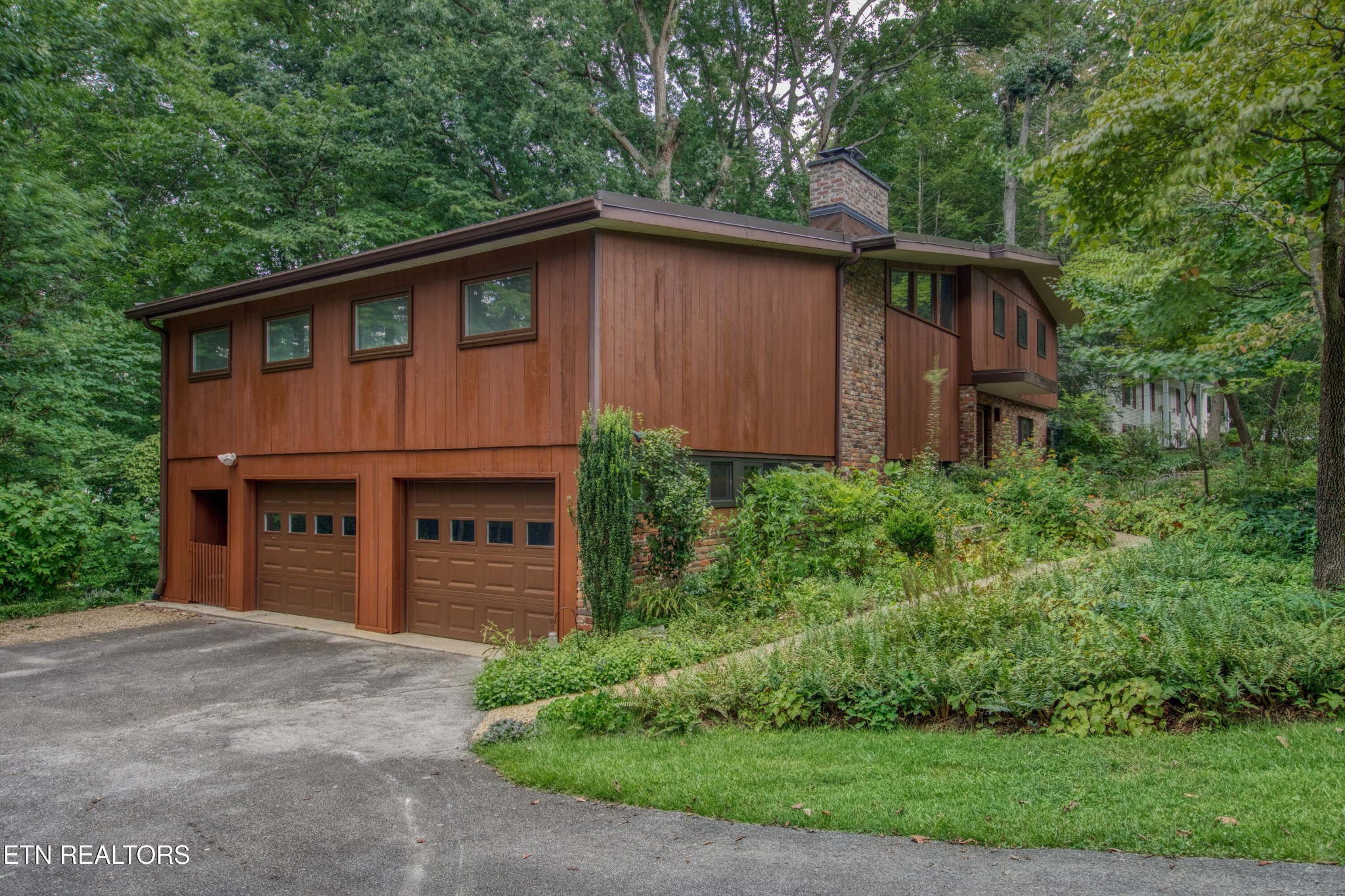 1014 W Outer Drive