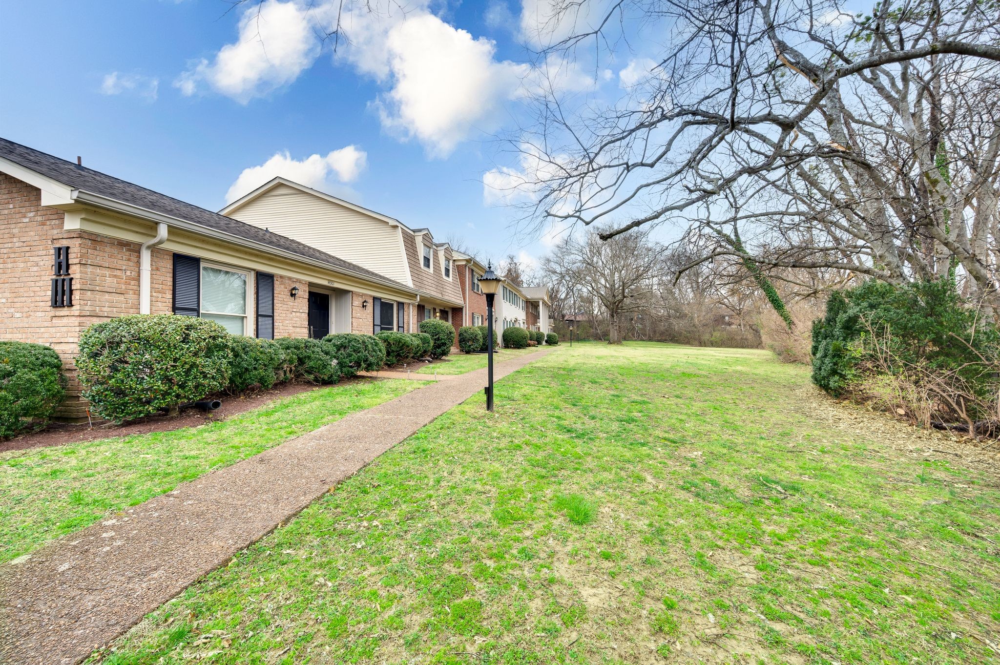 8300 Sawyer Brown Rd