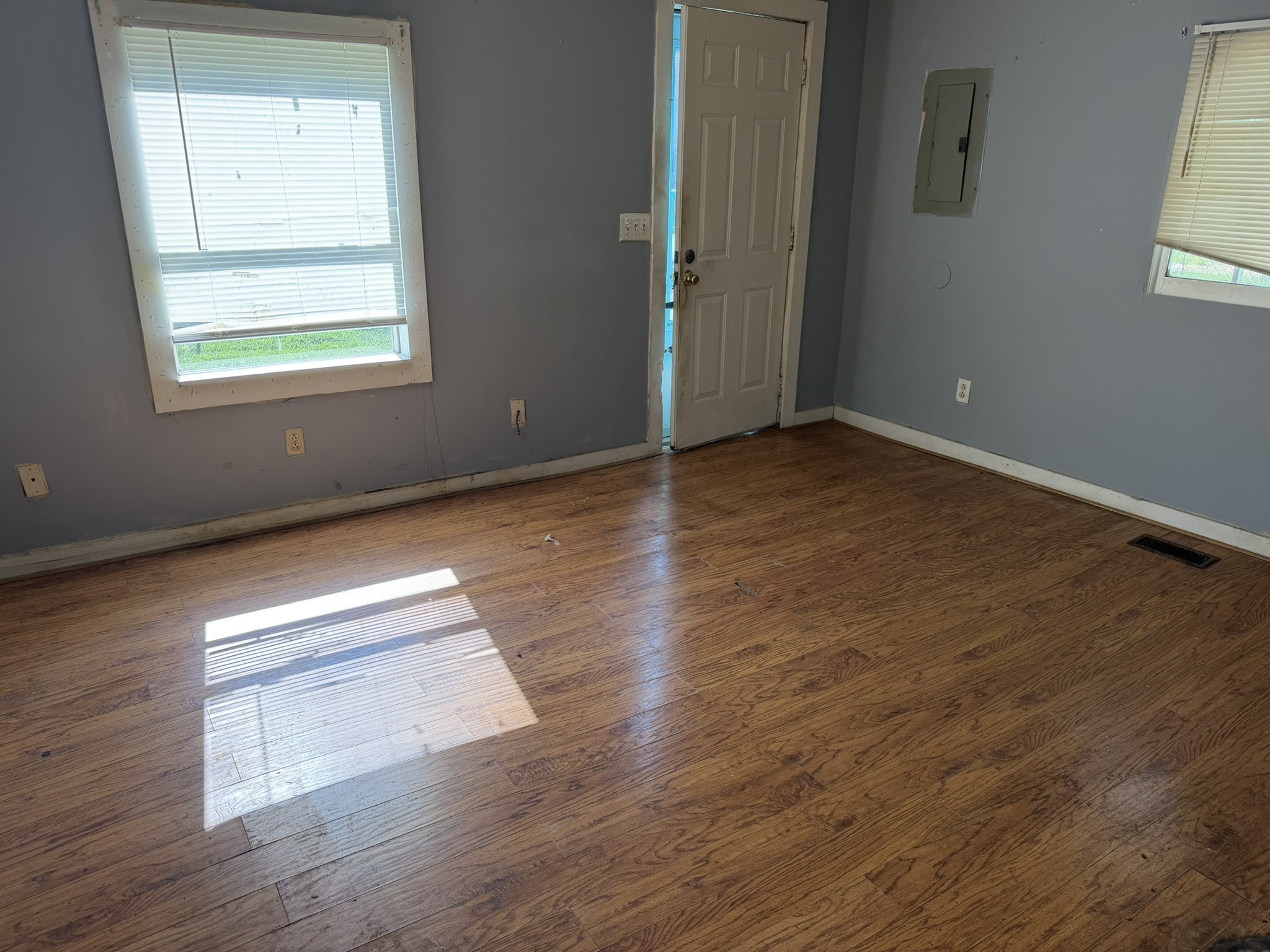 711 Lee St