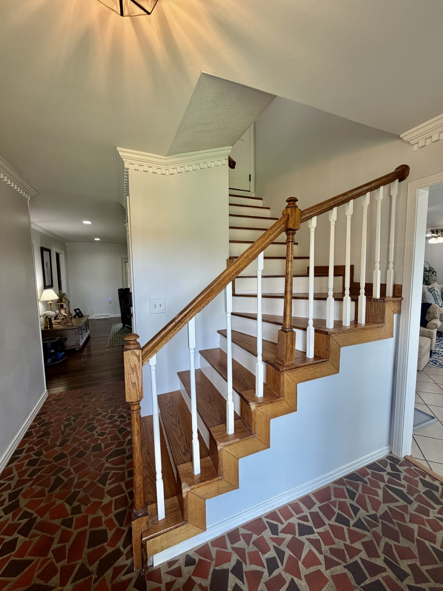 301 Roberta Ln