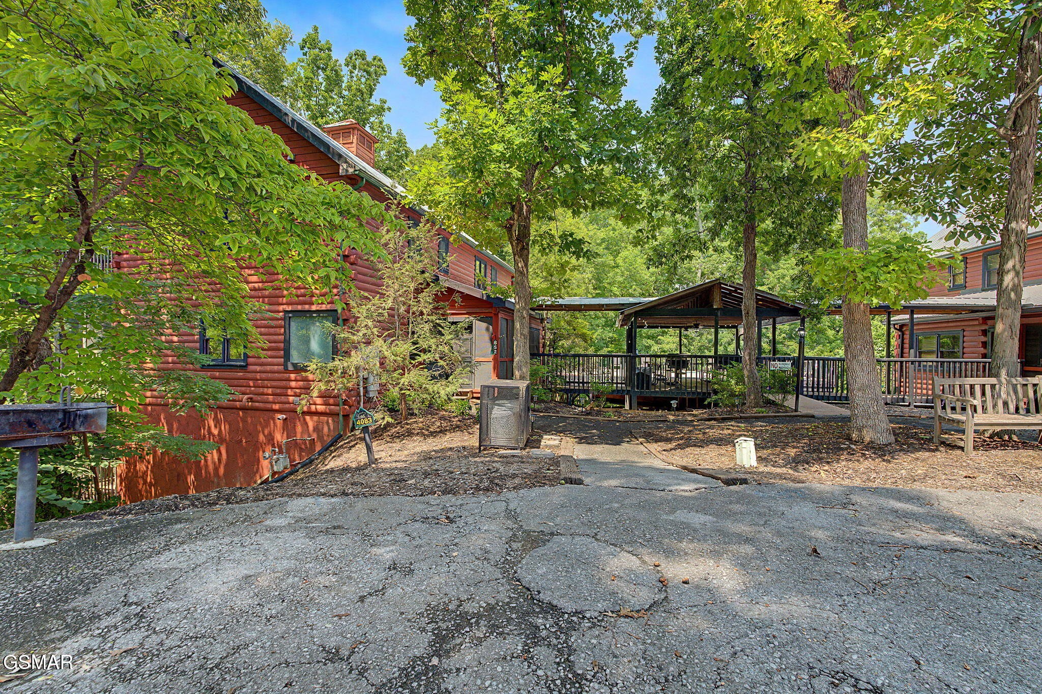 852 Bear Run Way