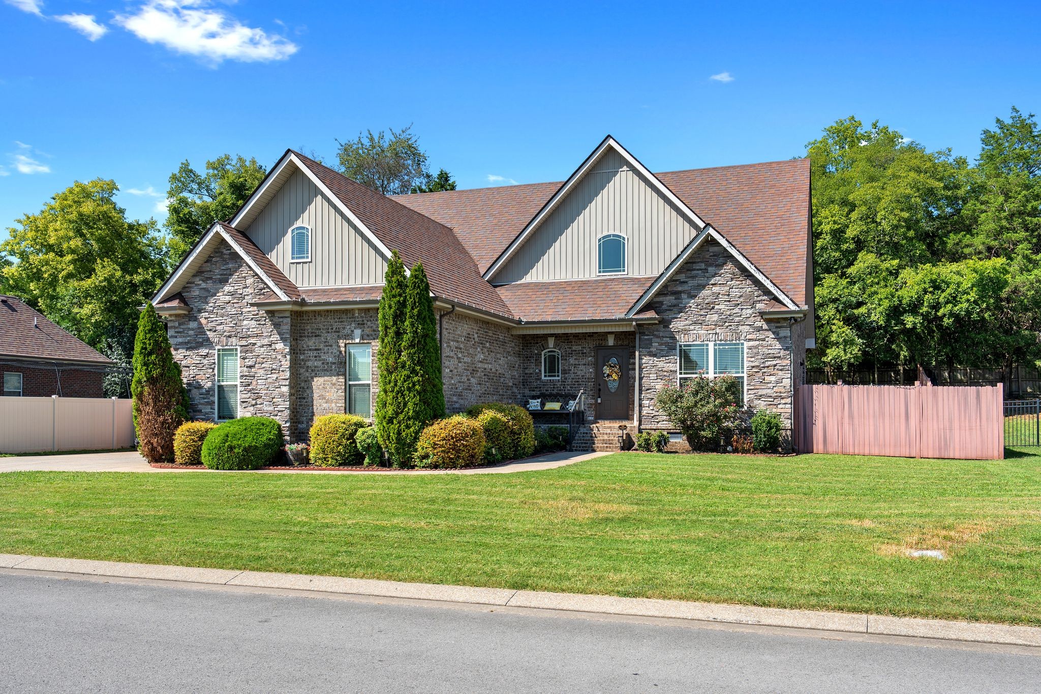 5232 Honeybee Dr