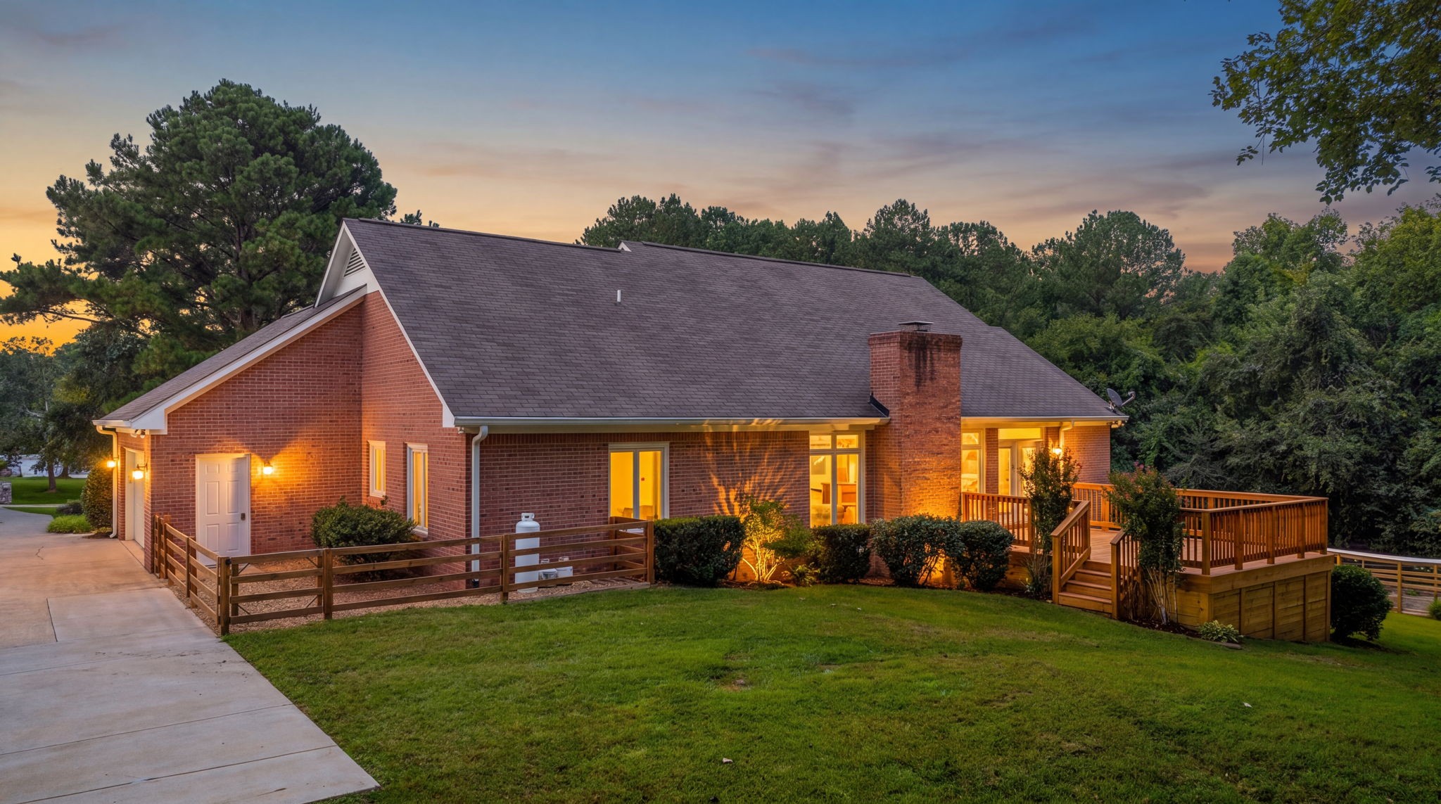 497 Cobblestone Creek Rd, NW