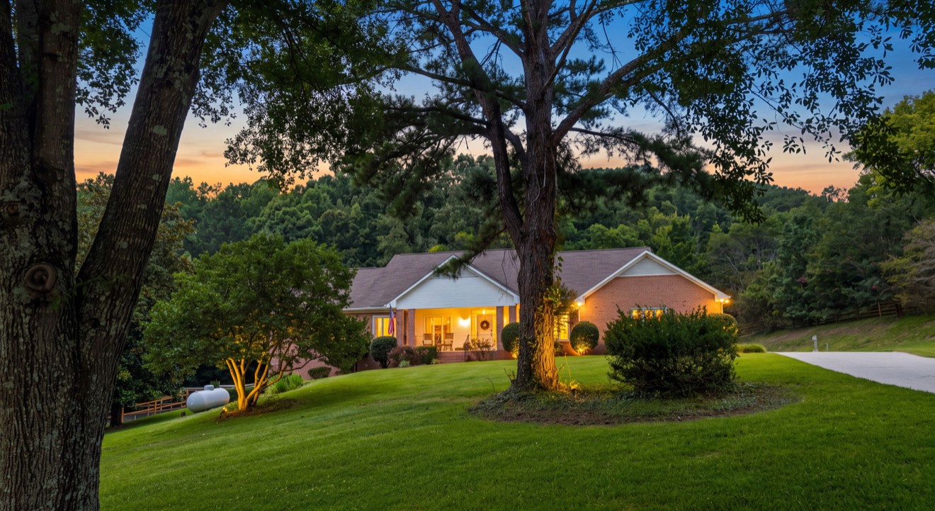 497 Cobblestone Creek Rd, NW
