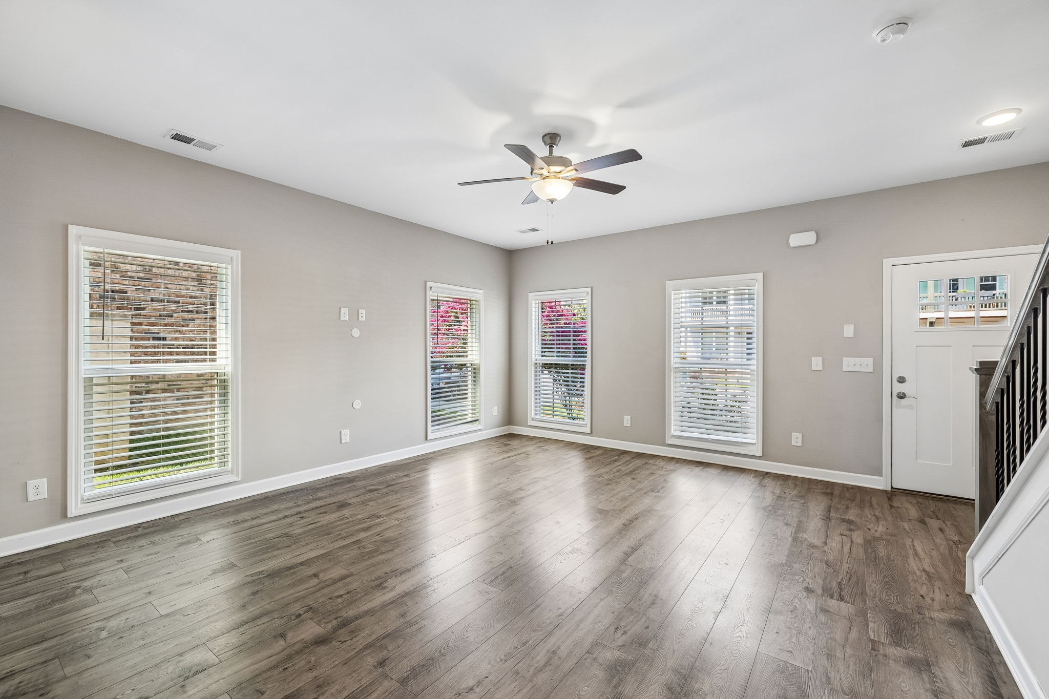 1042 Emery Bay Cir