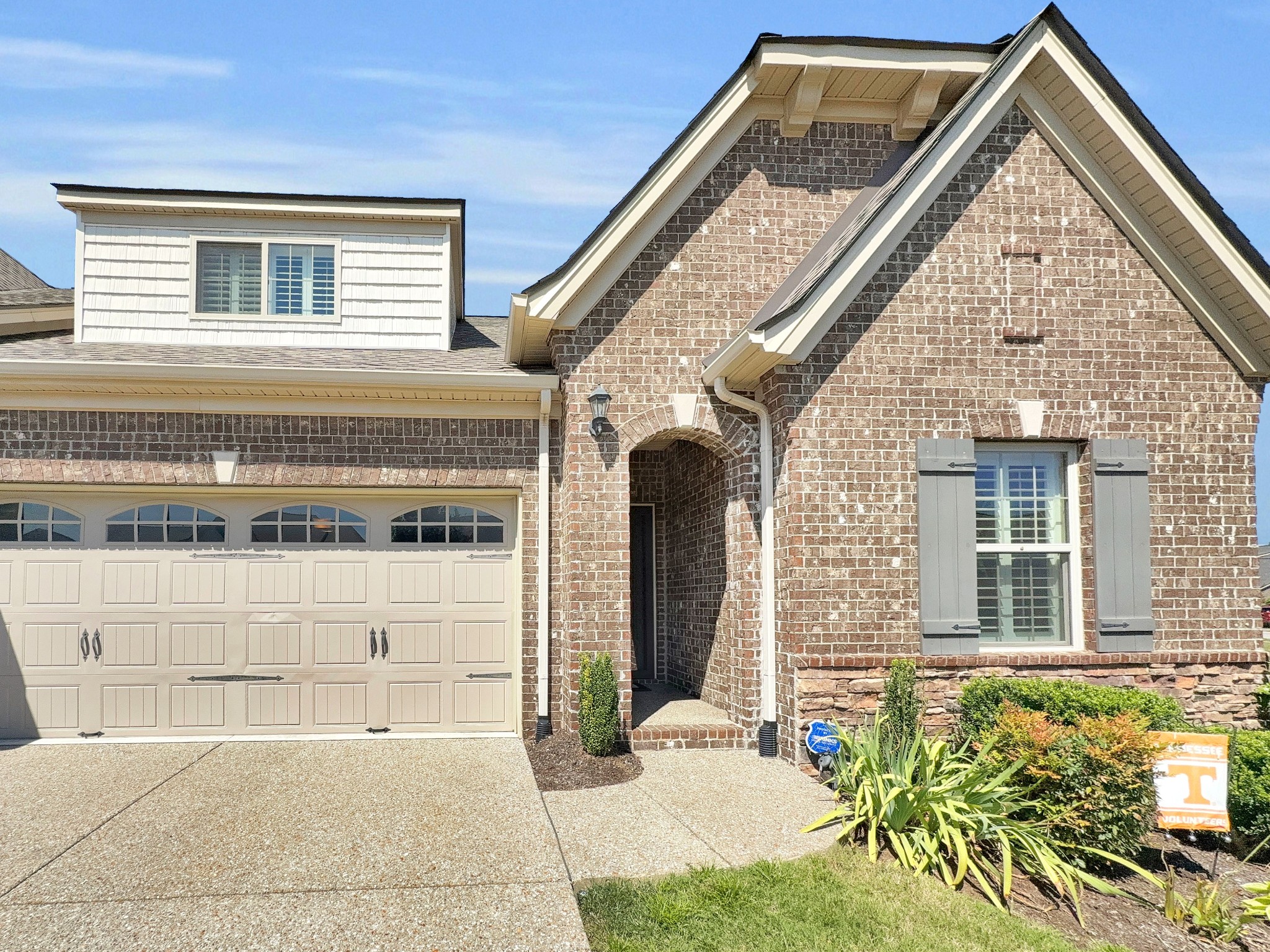 1397 Whispering Oaks Dr