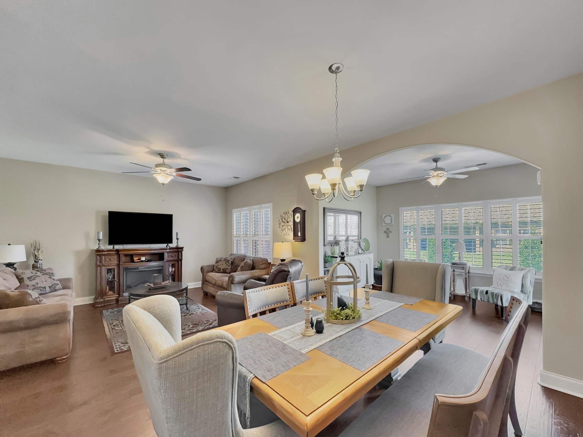 1397 Whispering Oaks Dr