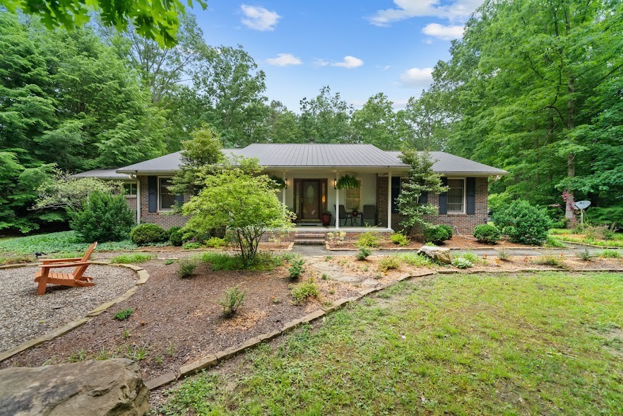 1320 Laurel Way
