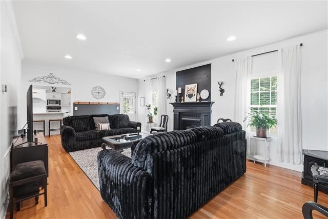 105 Oakwind Rd
