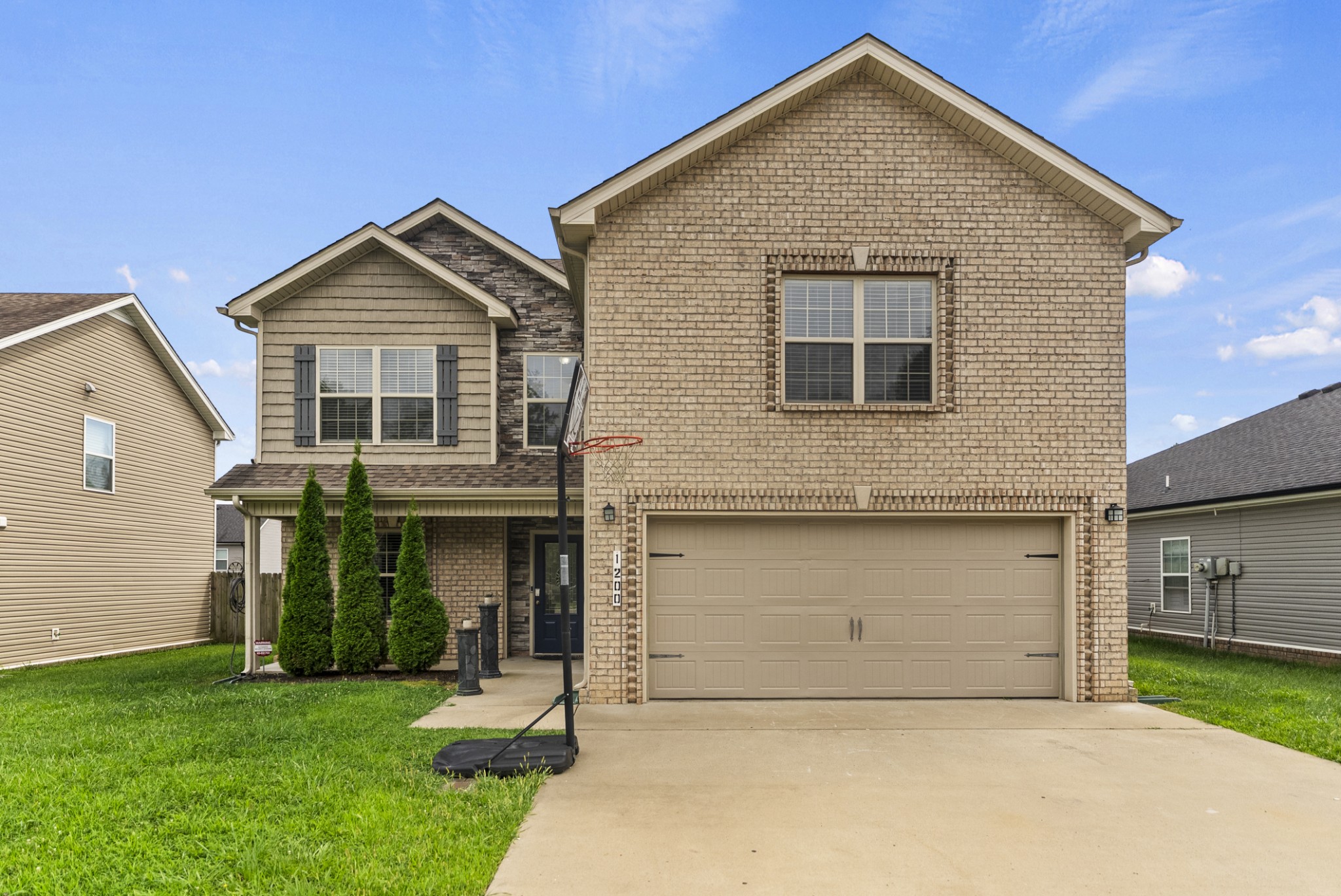 1200 Gentry Dr