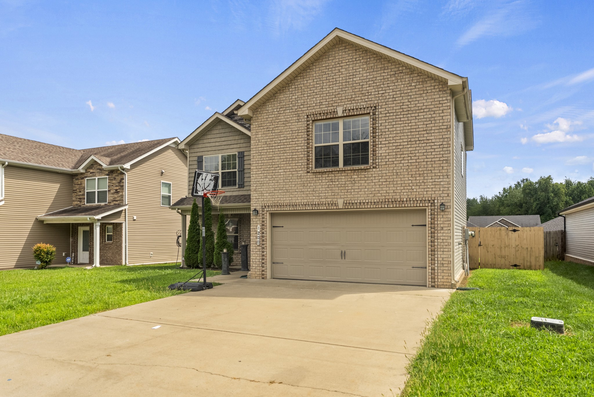 1200 Gentry Dr
