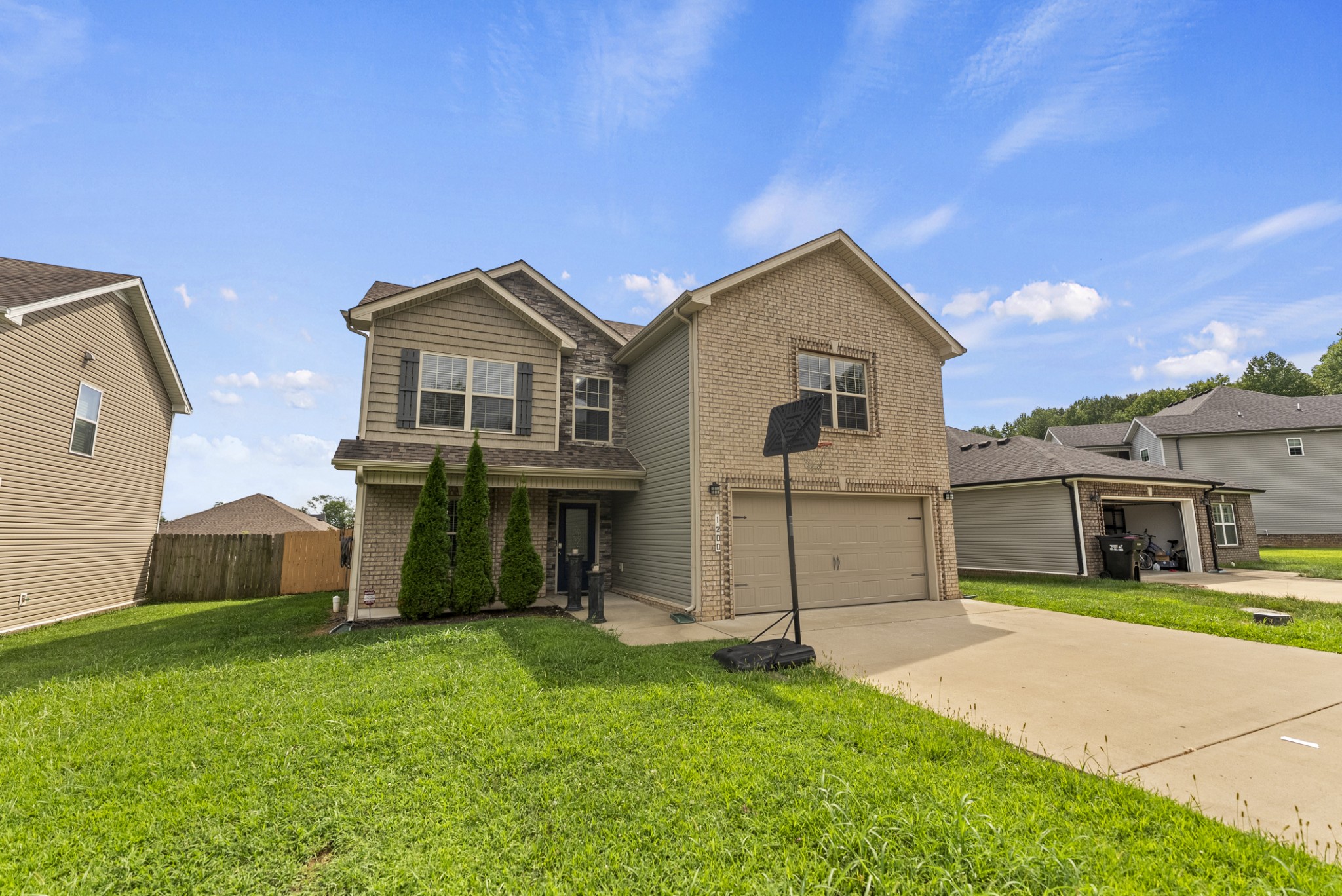 1200 Gentry Dr