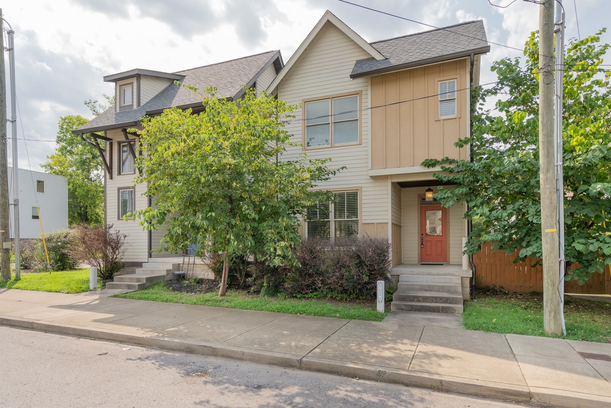902 Cheatham Pl