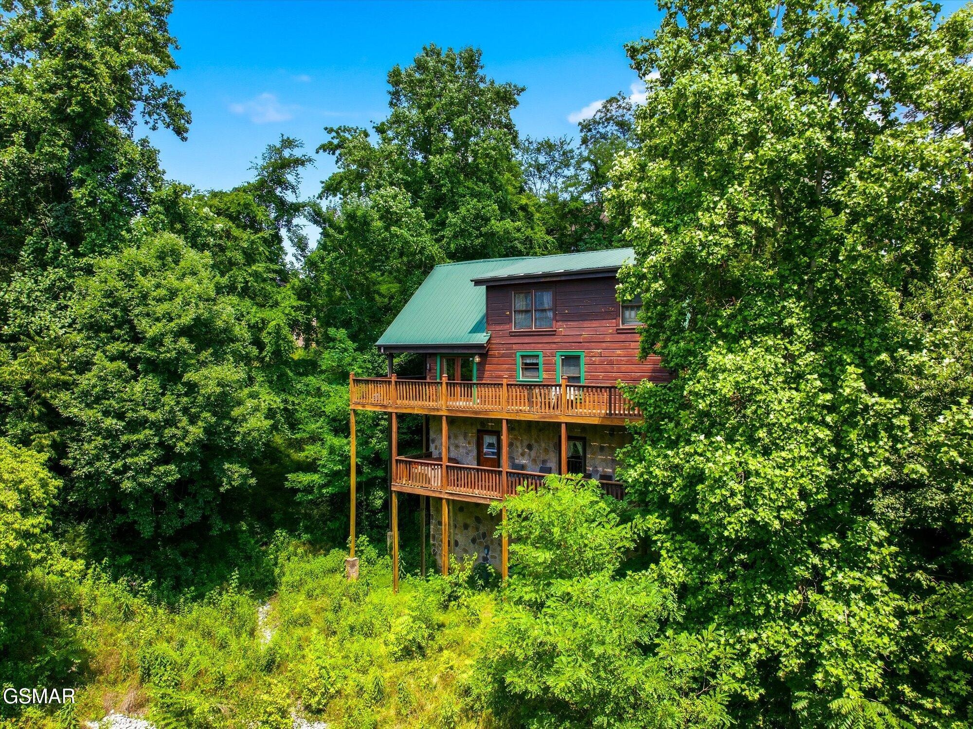 2606 Tree Top Way