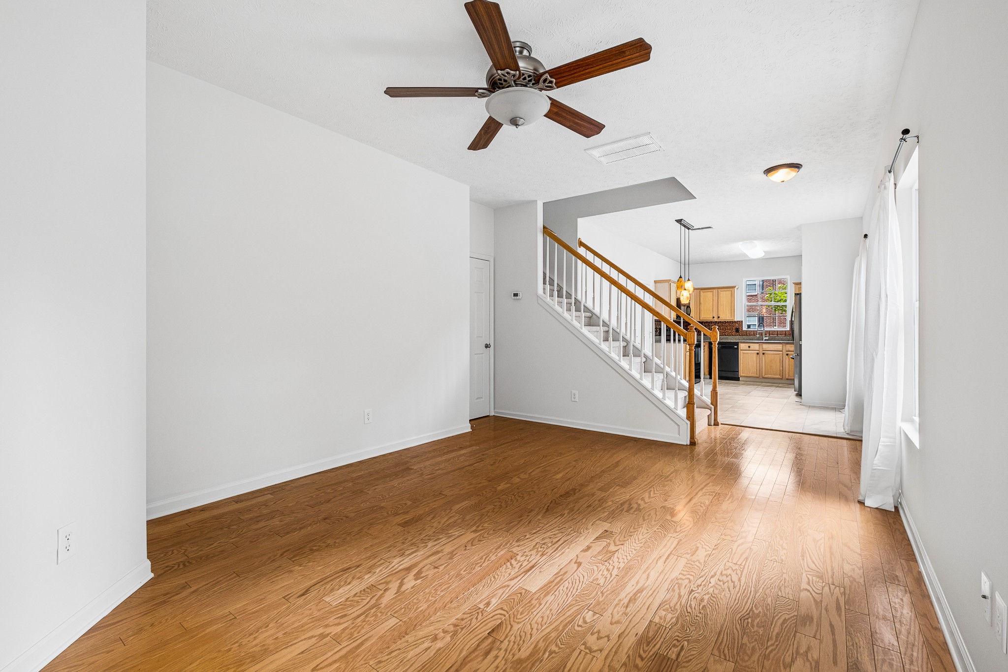 1115 Thorncrest Rd